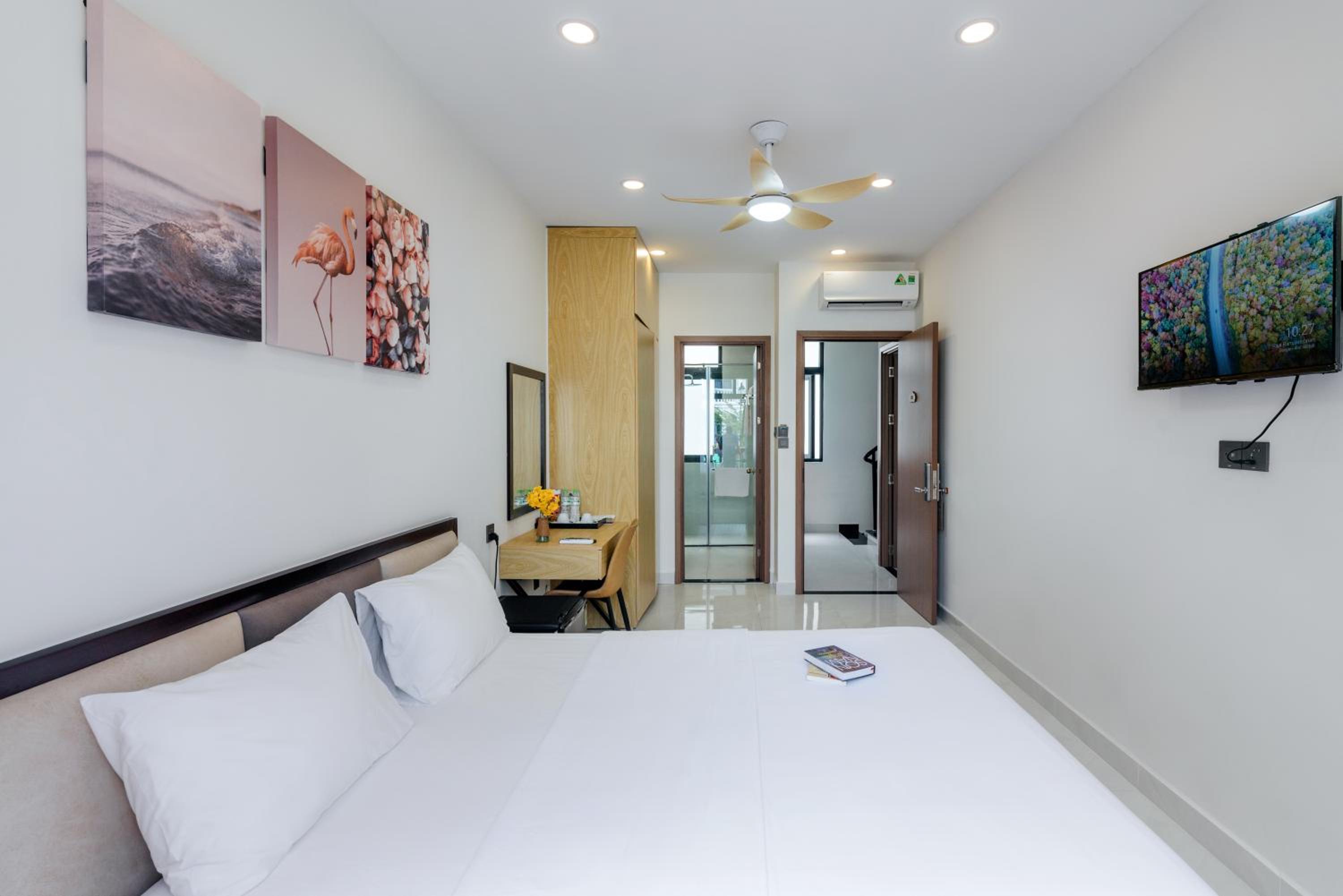 Standard Double Room - Photo 19
