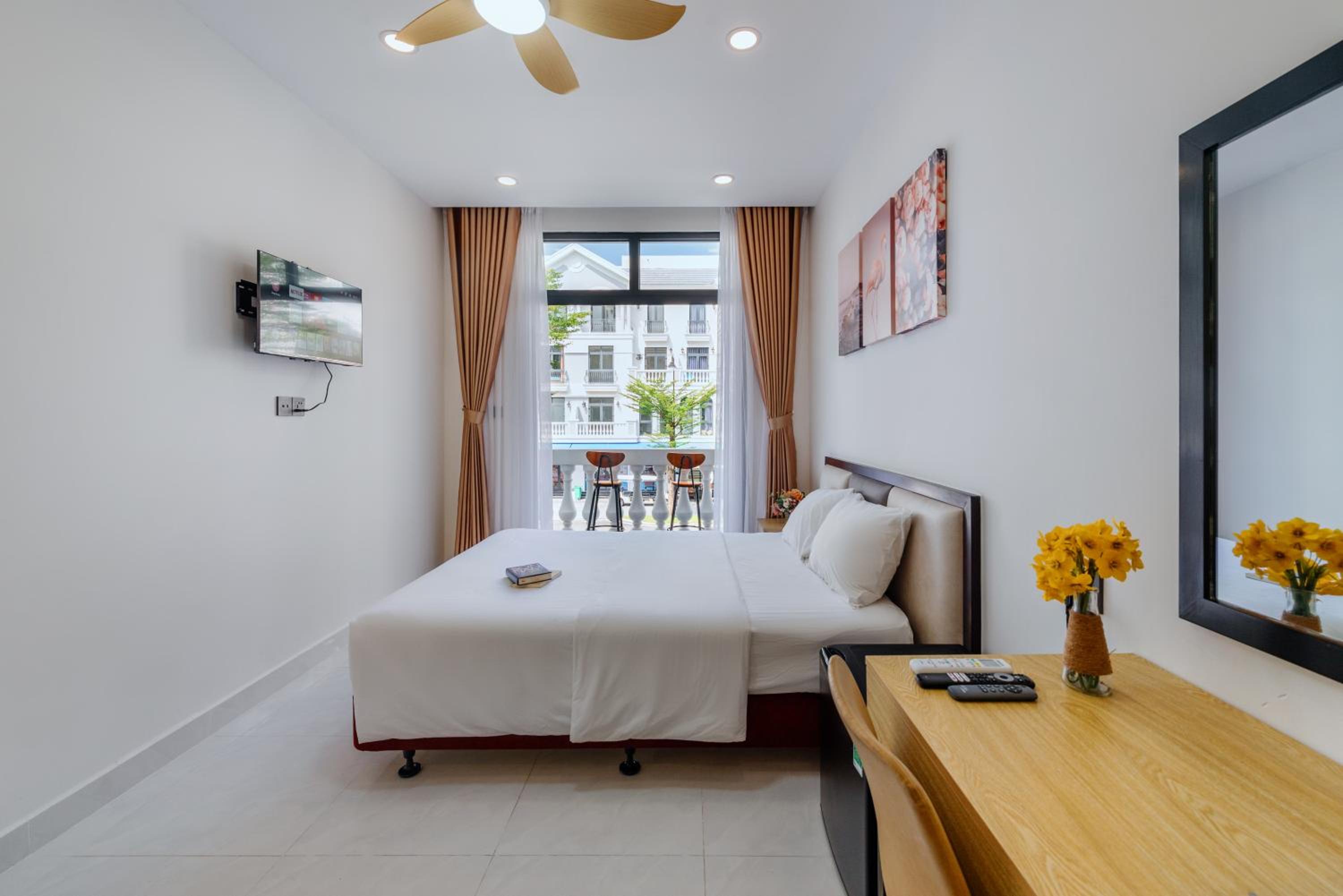 Standard Double Room - Photo 17
