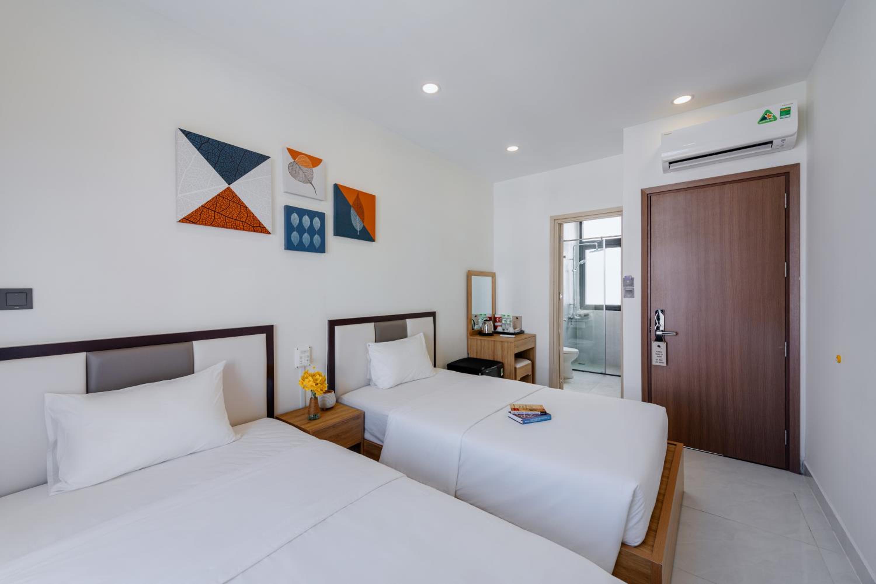 Twin Room - Photo 2