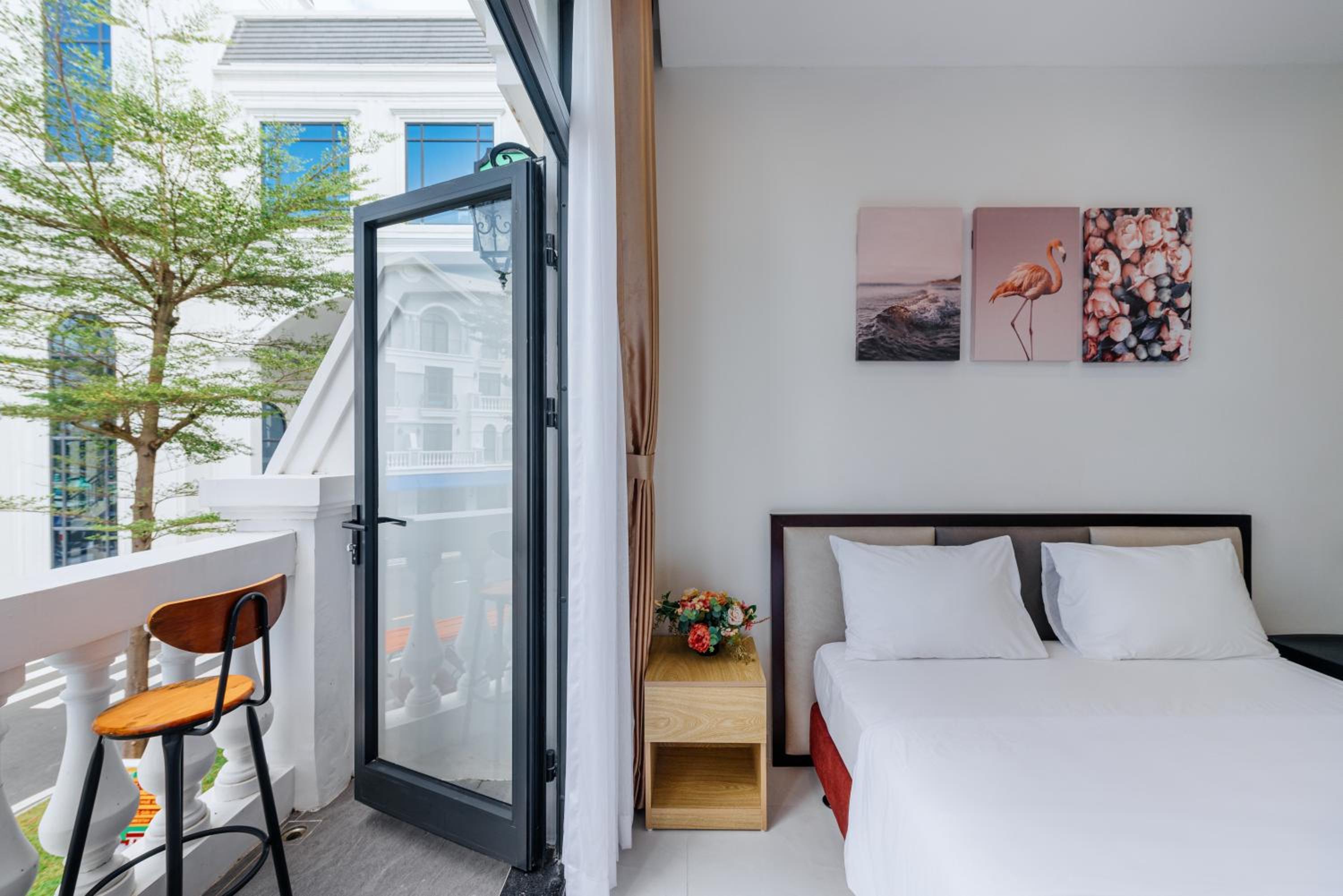 Standard Double Room - Photo 20