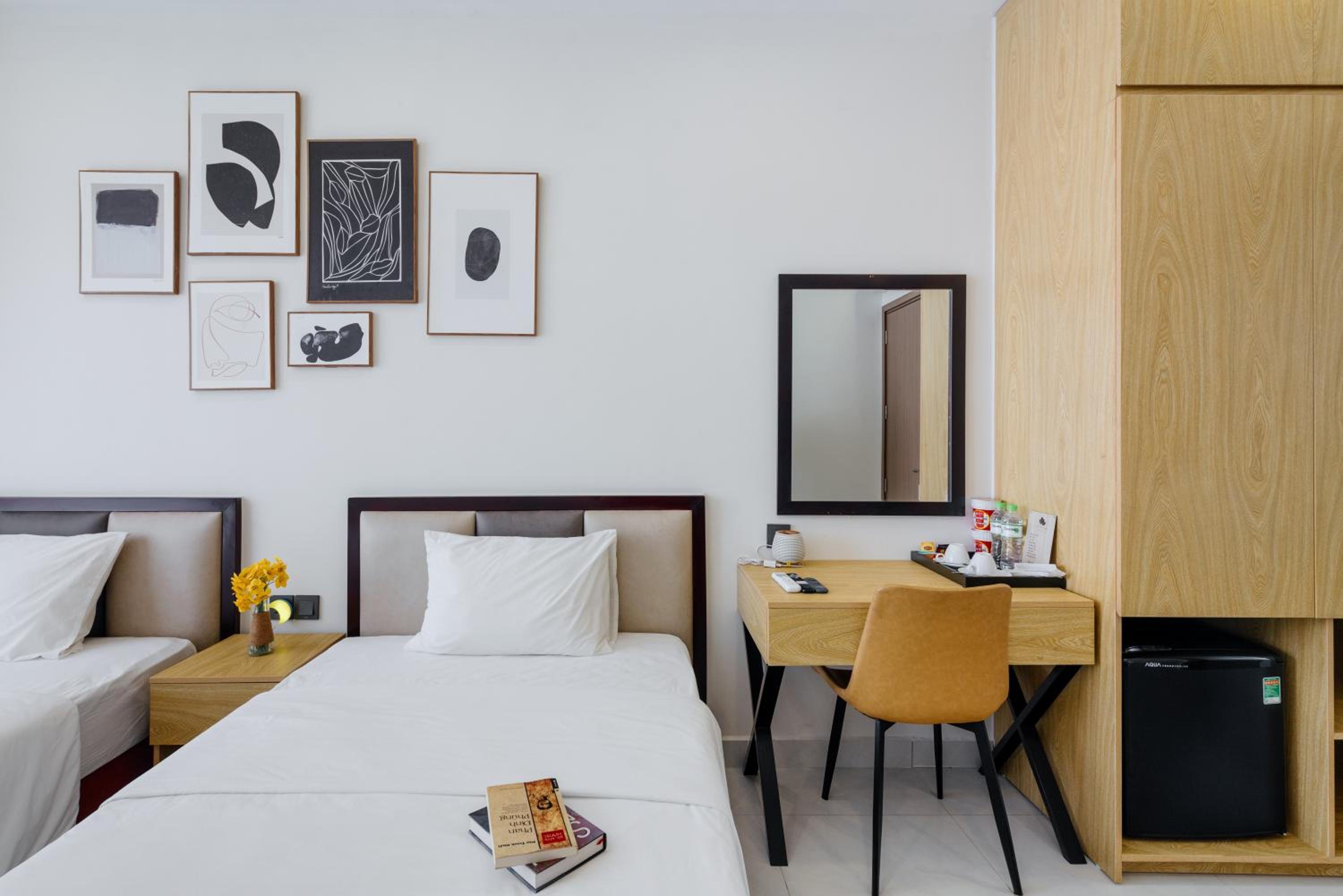Twin Room - Photo 12
