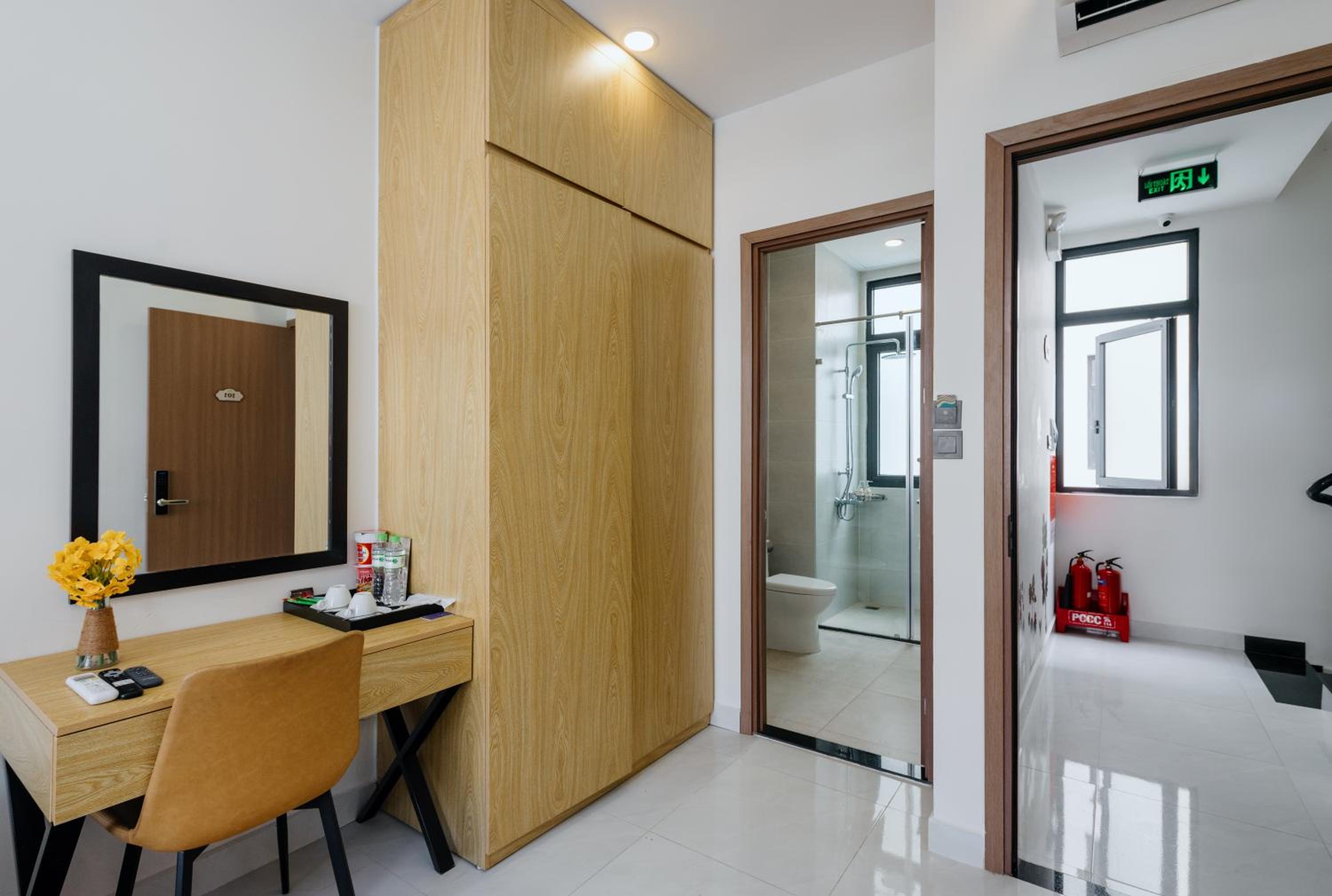 Standard Double Room - Photo 21