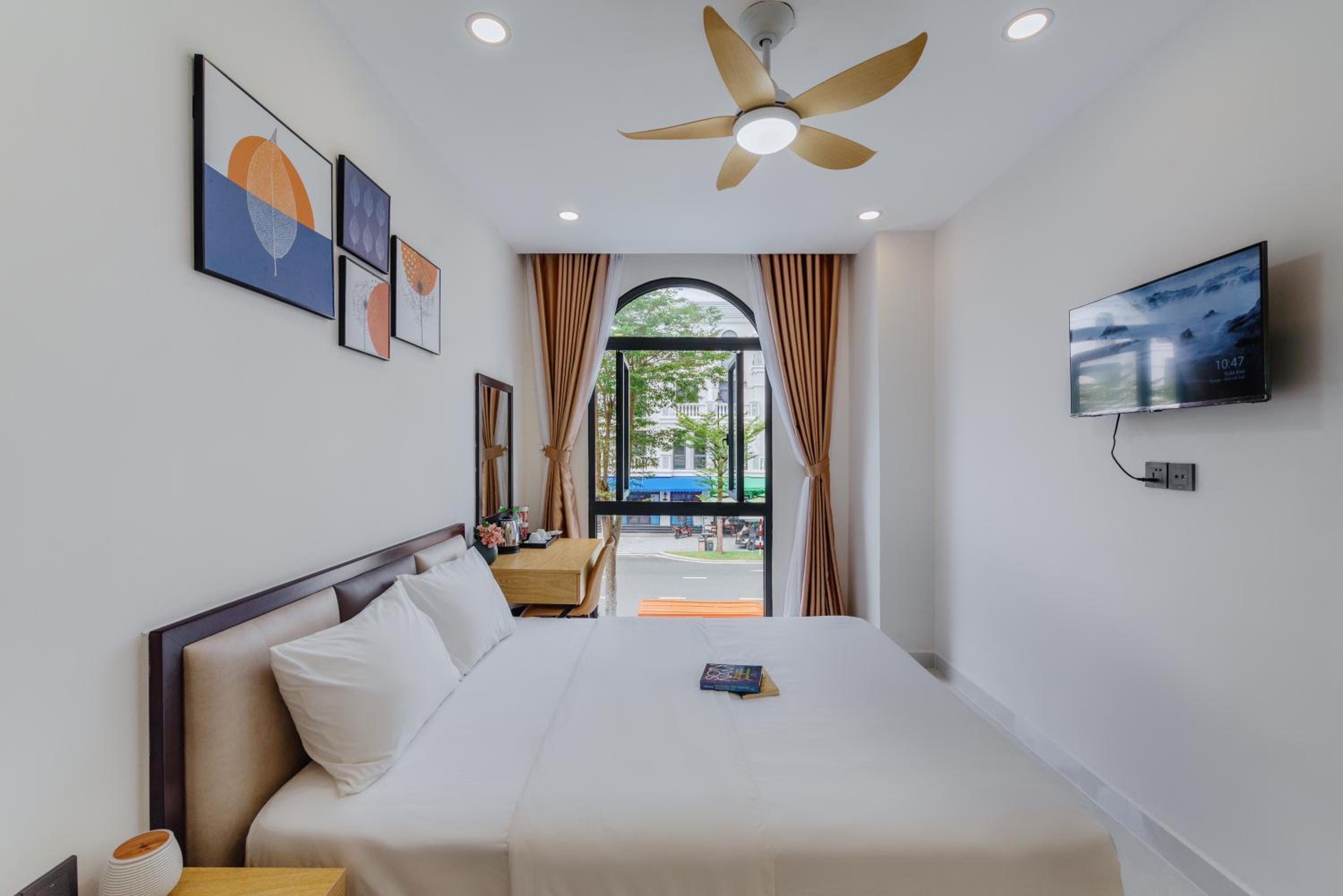 Standard Double Room - Photo 9