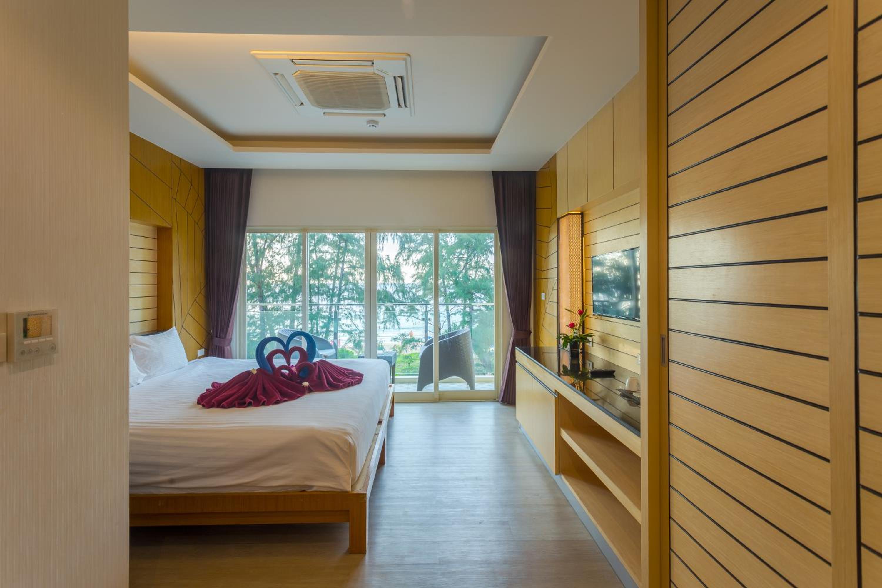 Double or Twin Room with Sea View photo 3