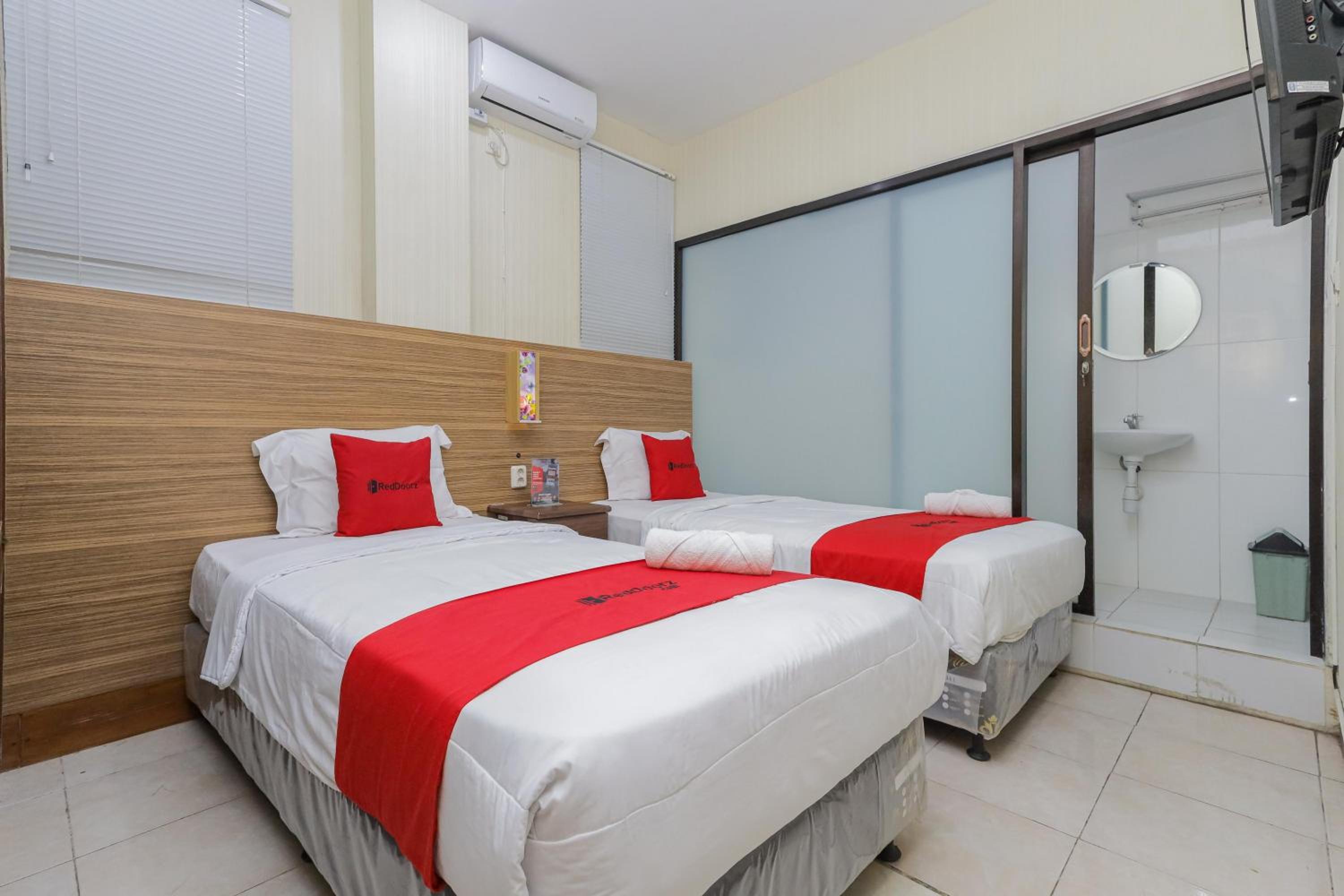 Twin Room - Photo 6