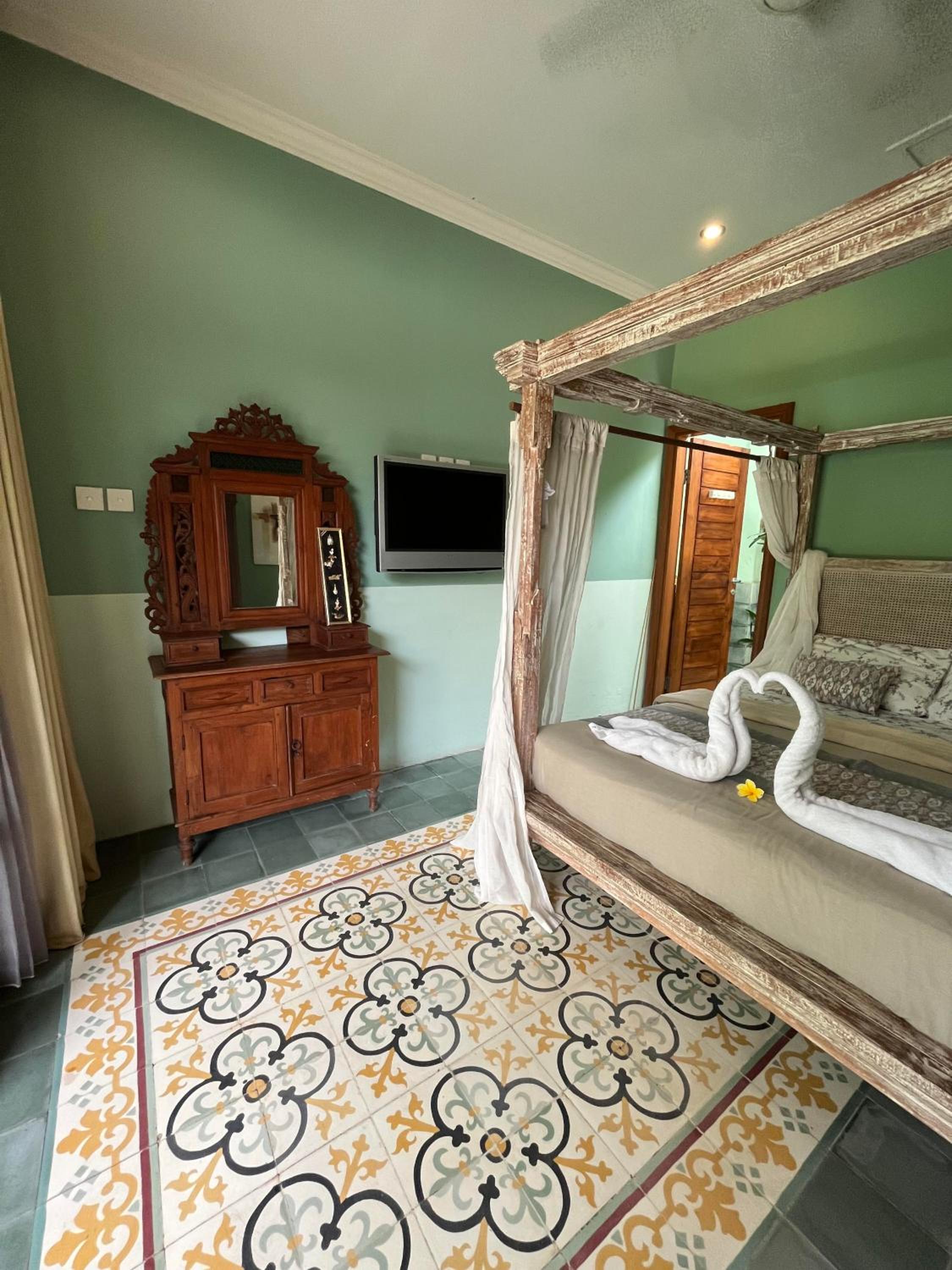 Deluxe Queen Room - Photo 14