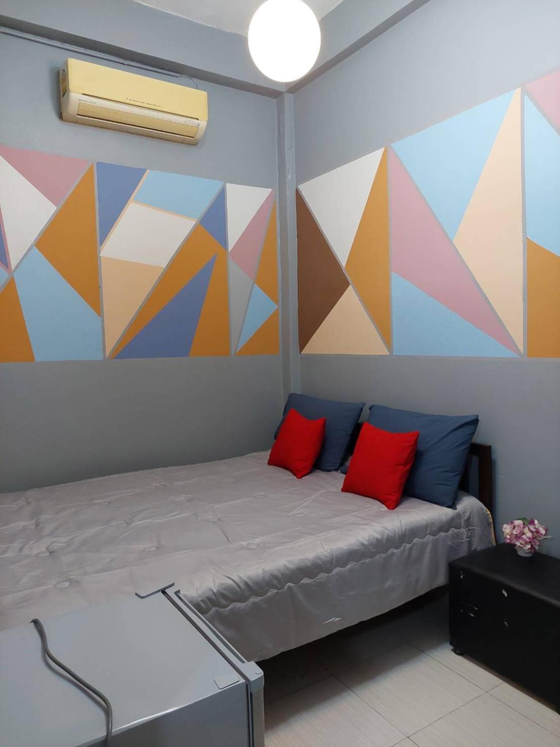 One-Bedroom Apartment - Photo 11