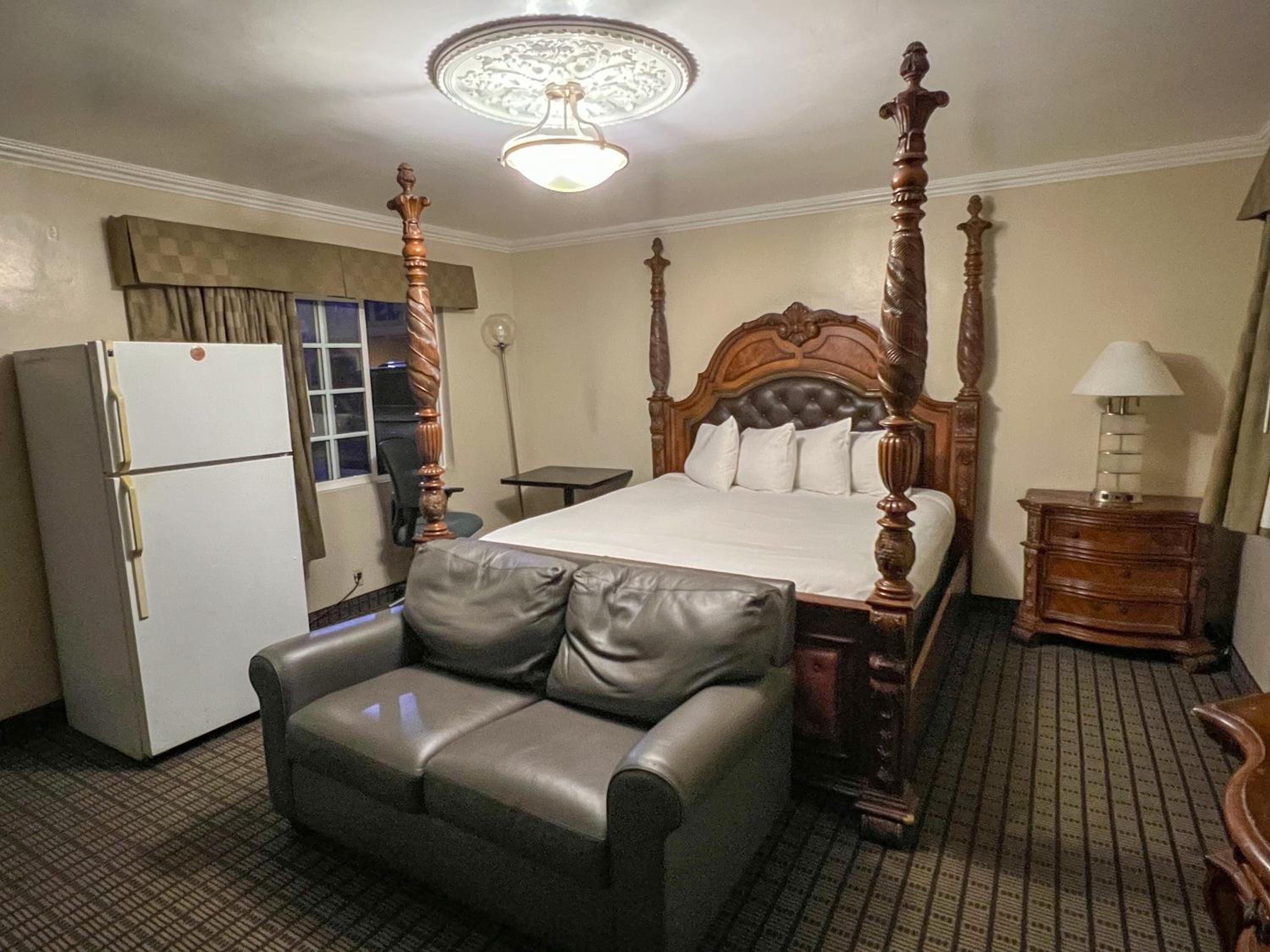 King Room - Non-Smoking