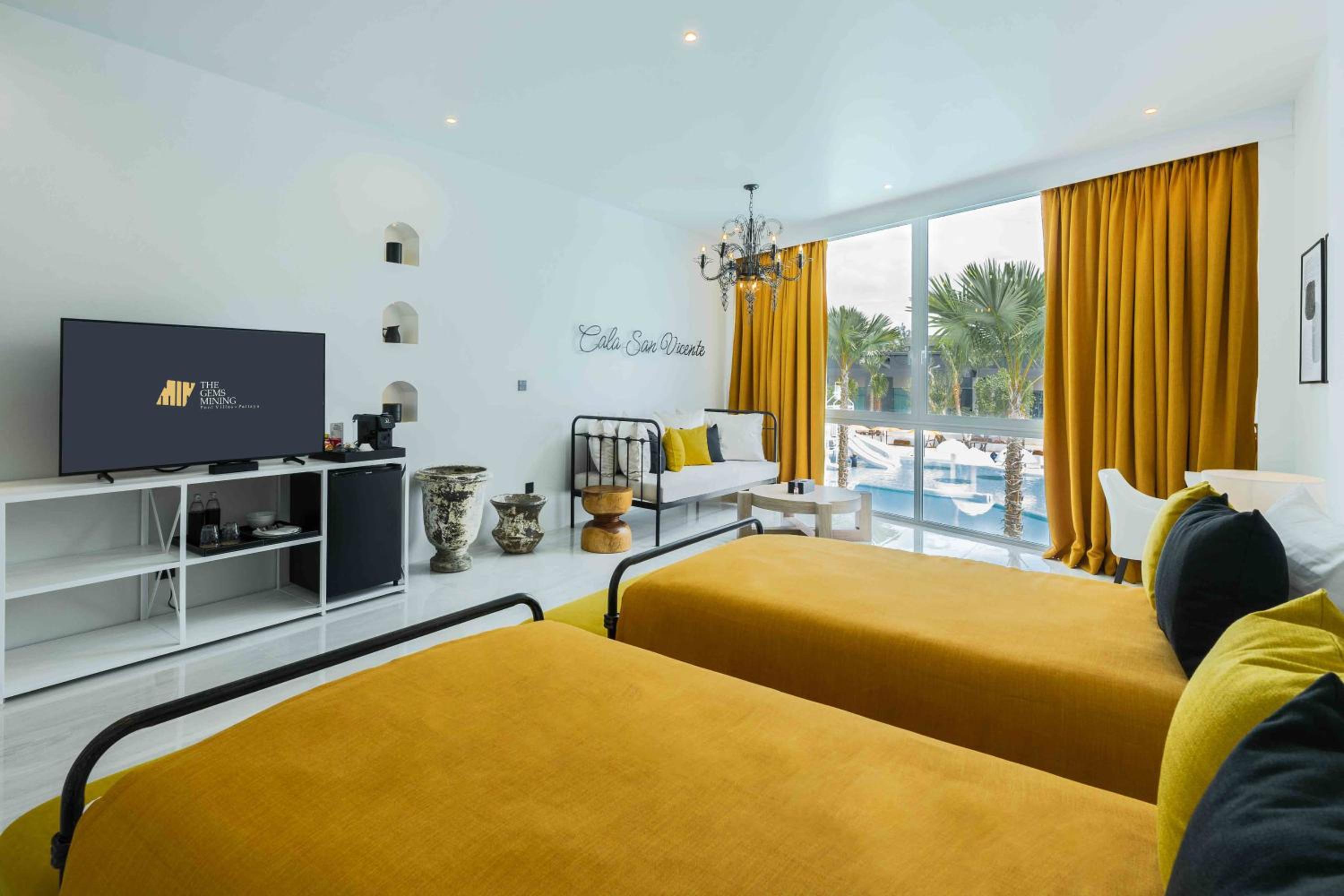 Platinum One-Bedroom Pool View - Photo 8