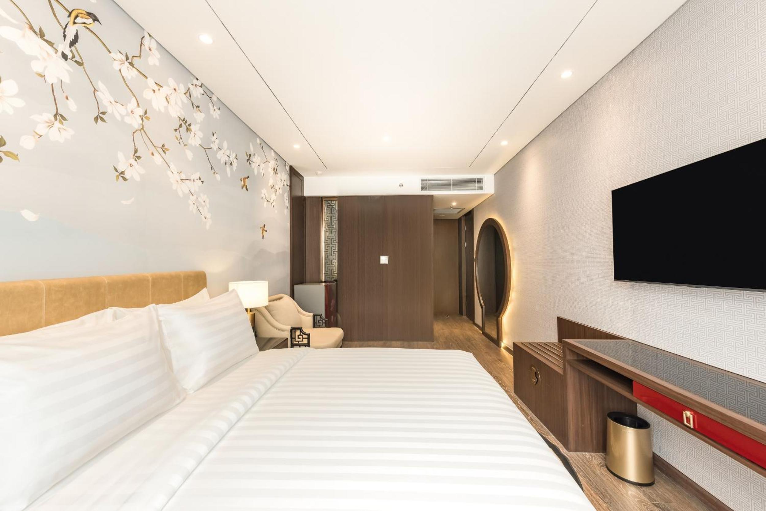 Executive Queen Room - Photo 9