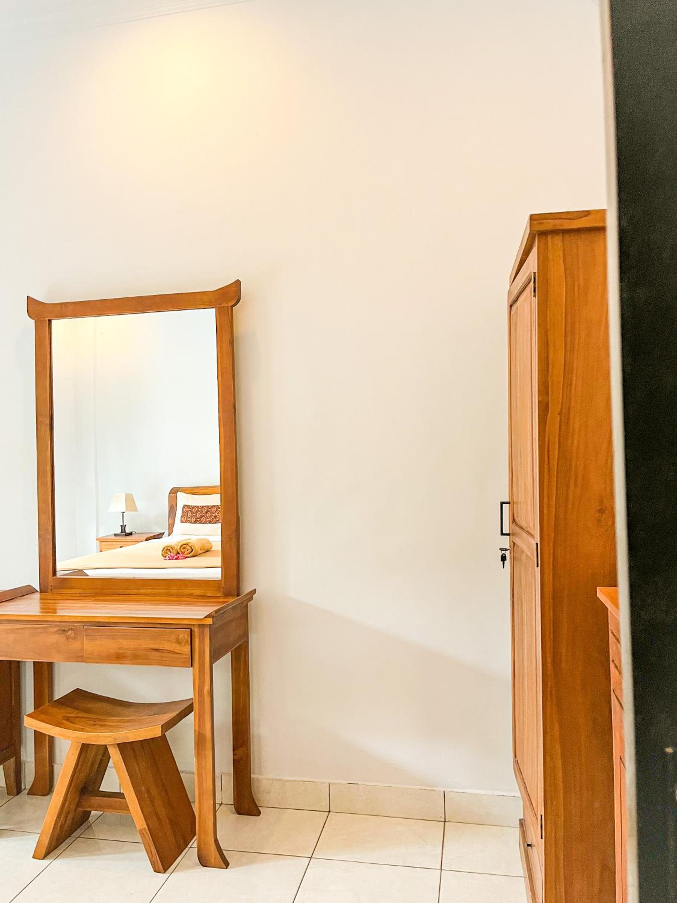 Double Room with Private Bathroom - Photo 4