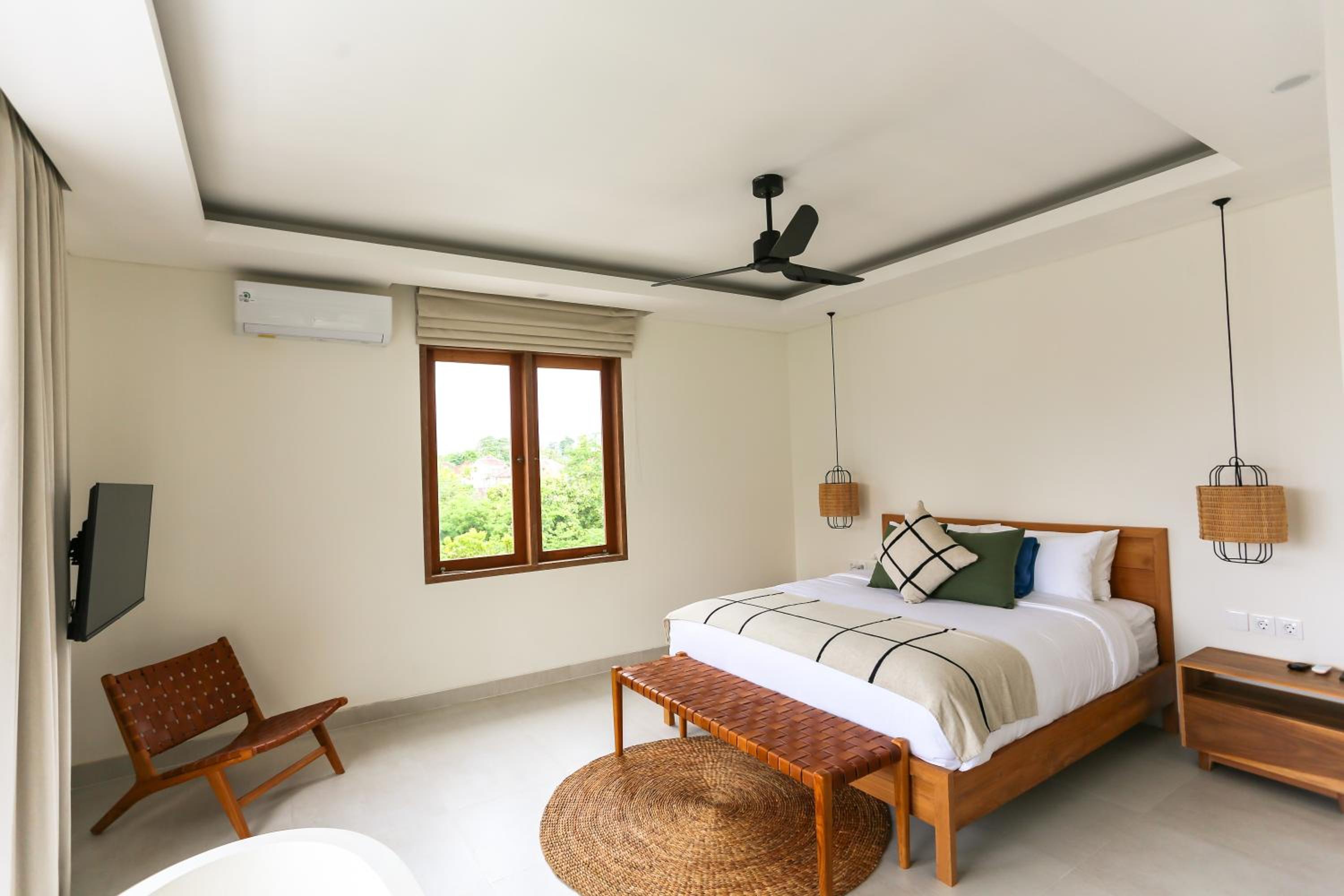 Three-Bedroom Villa - Photo 1