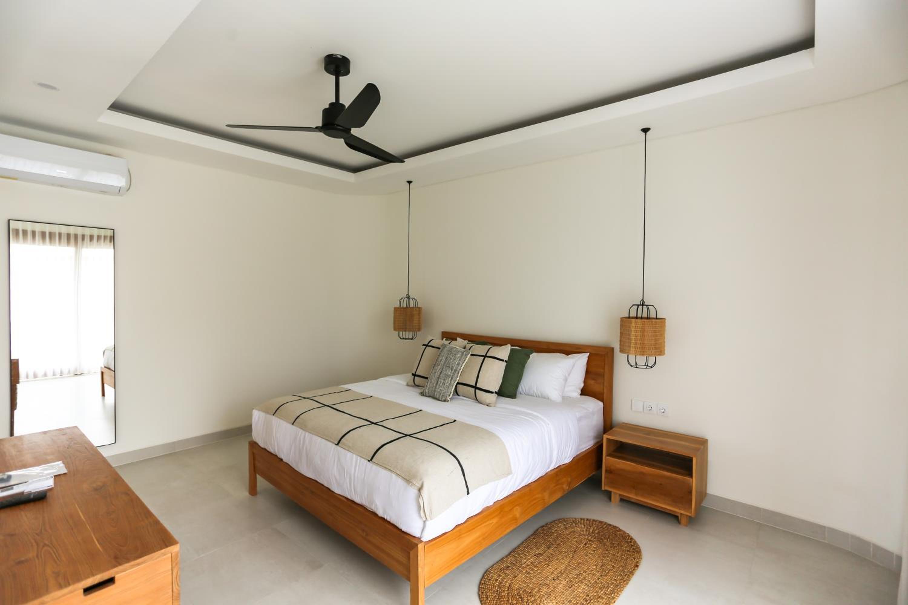 Three-Bedroom Villa - Photo 3