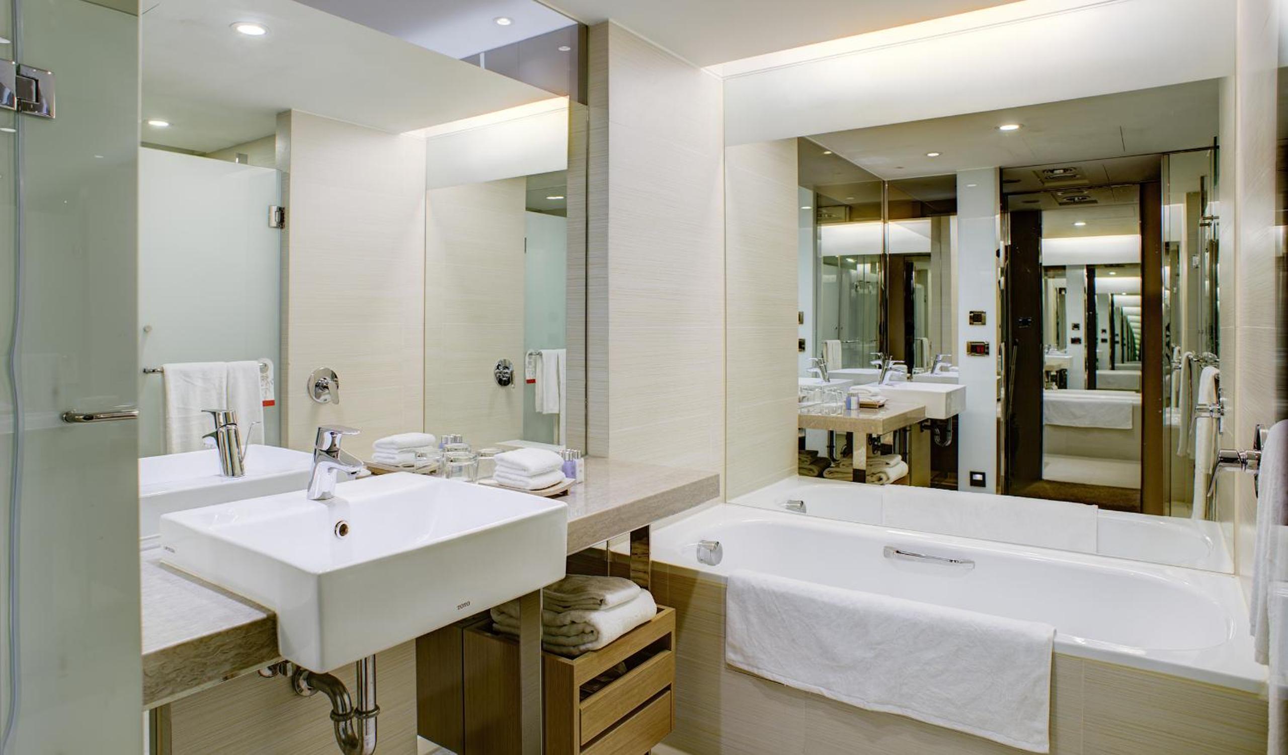 Superior Twin Room - Photo 4