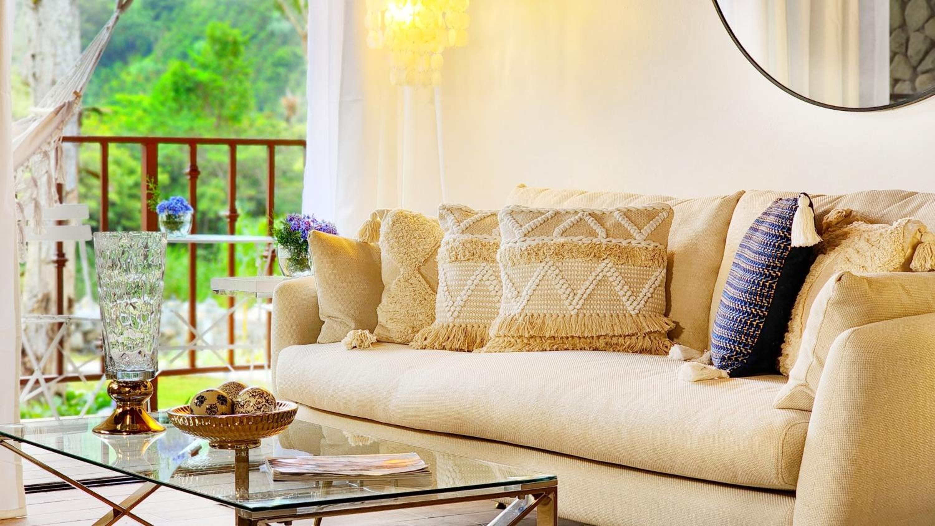 King Suite with Balcony photo 2