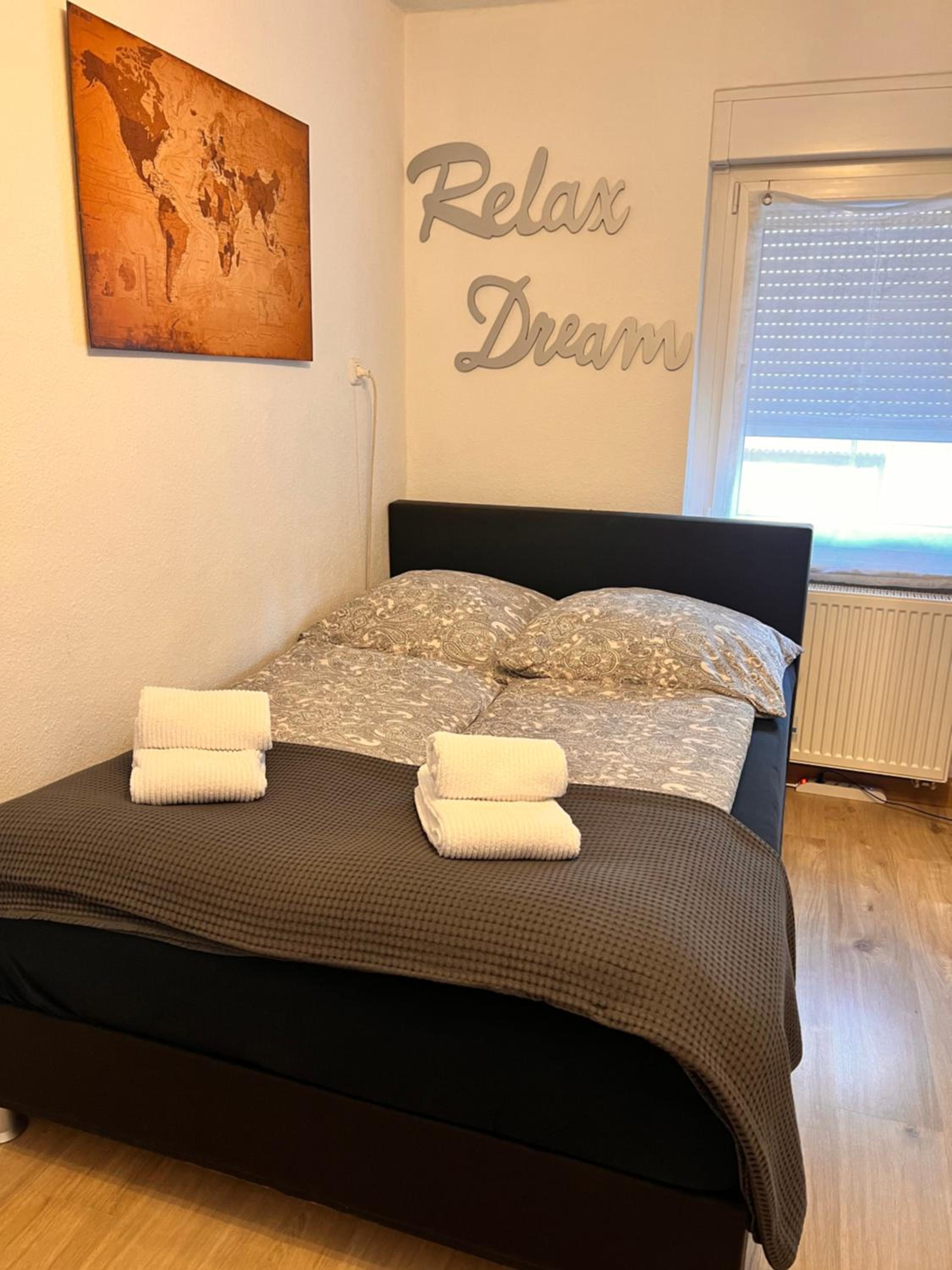 One-Bedroom Apartment - Photo 1