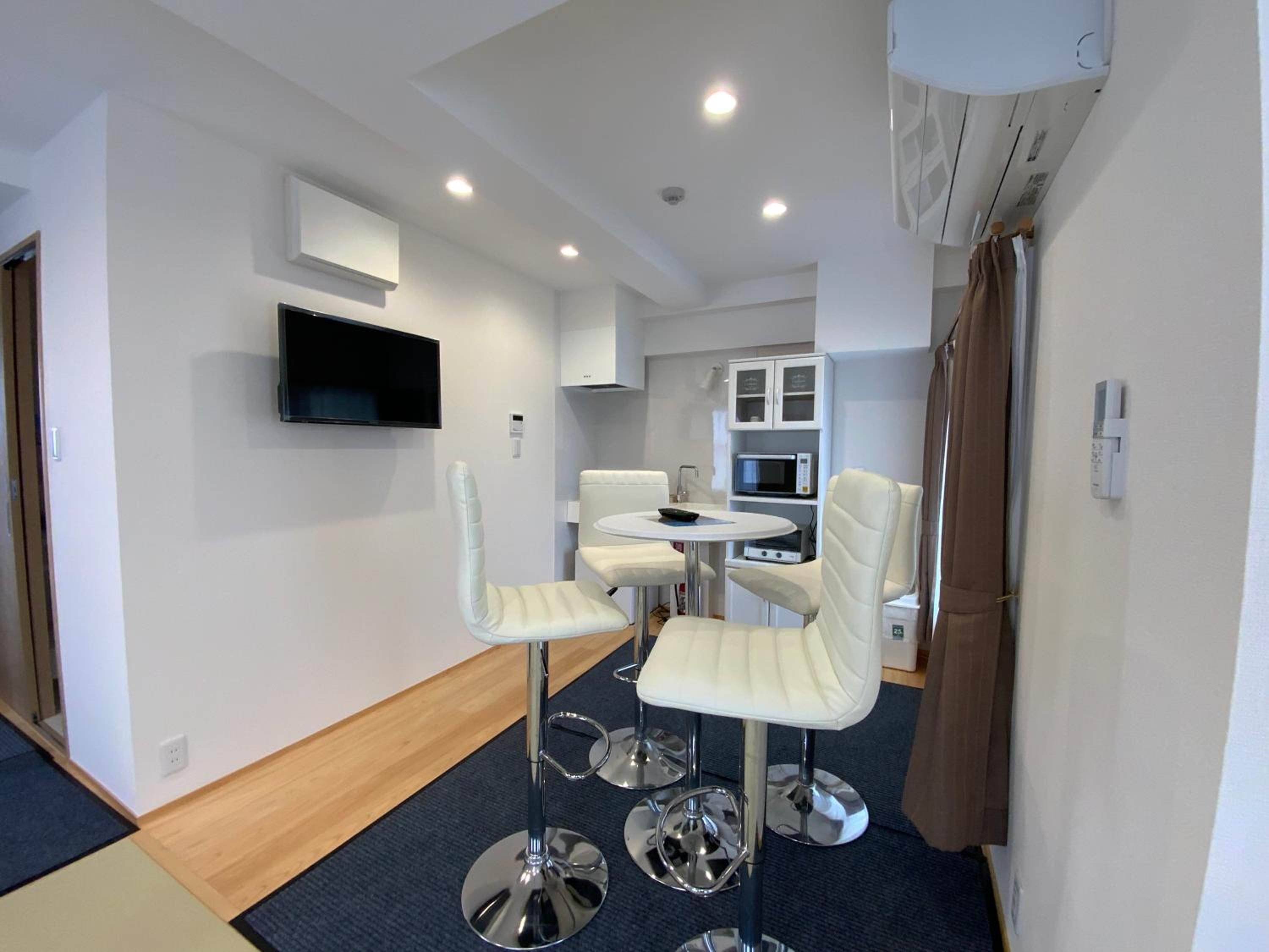 Quadruple Room with Bath - Photo 4