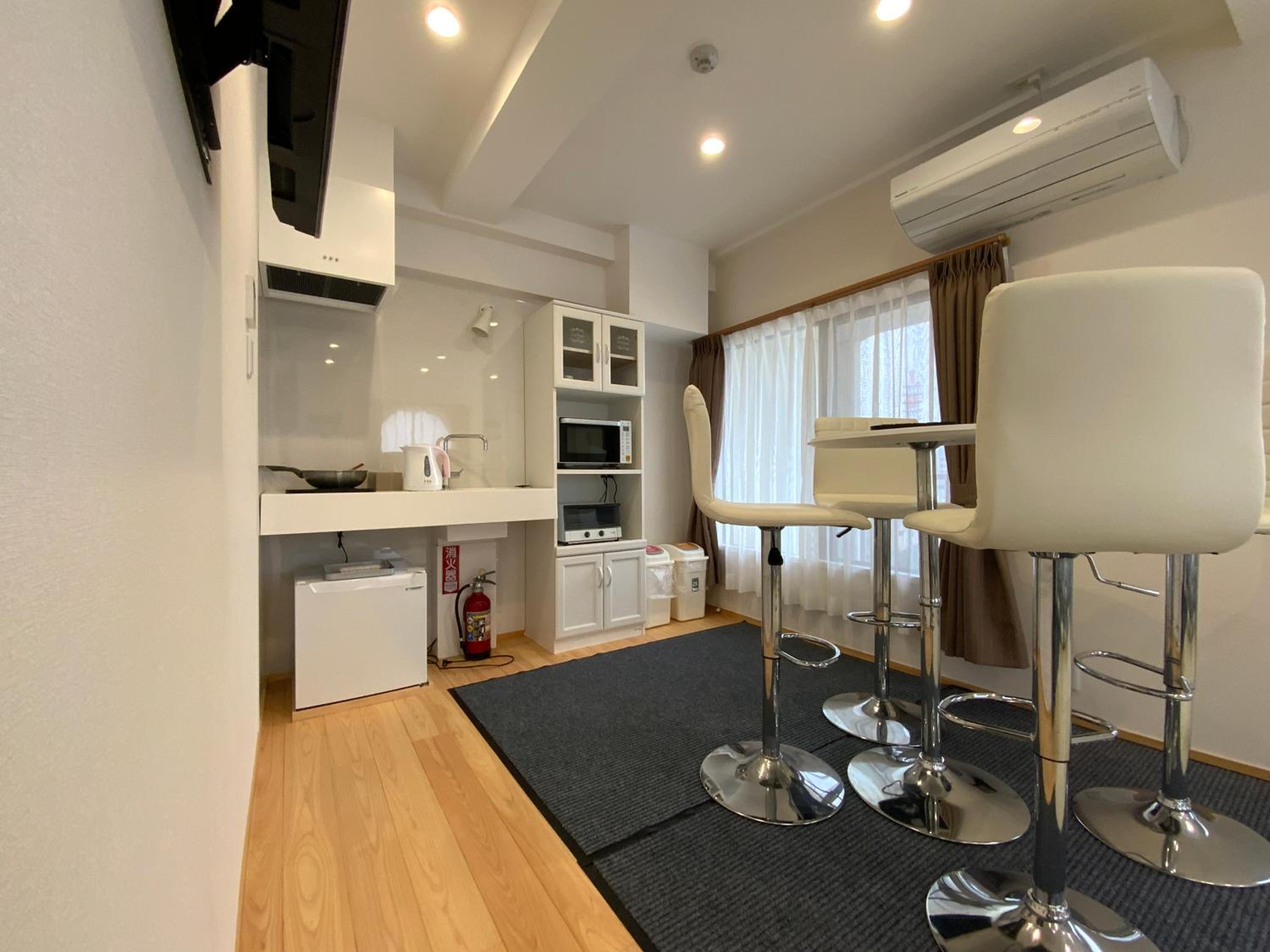 Quadruple Room with Bath - Photo 3