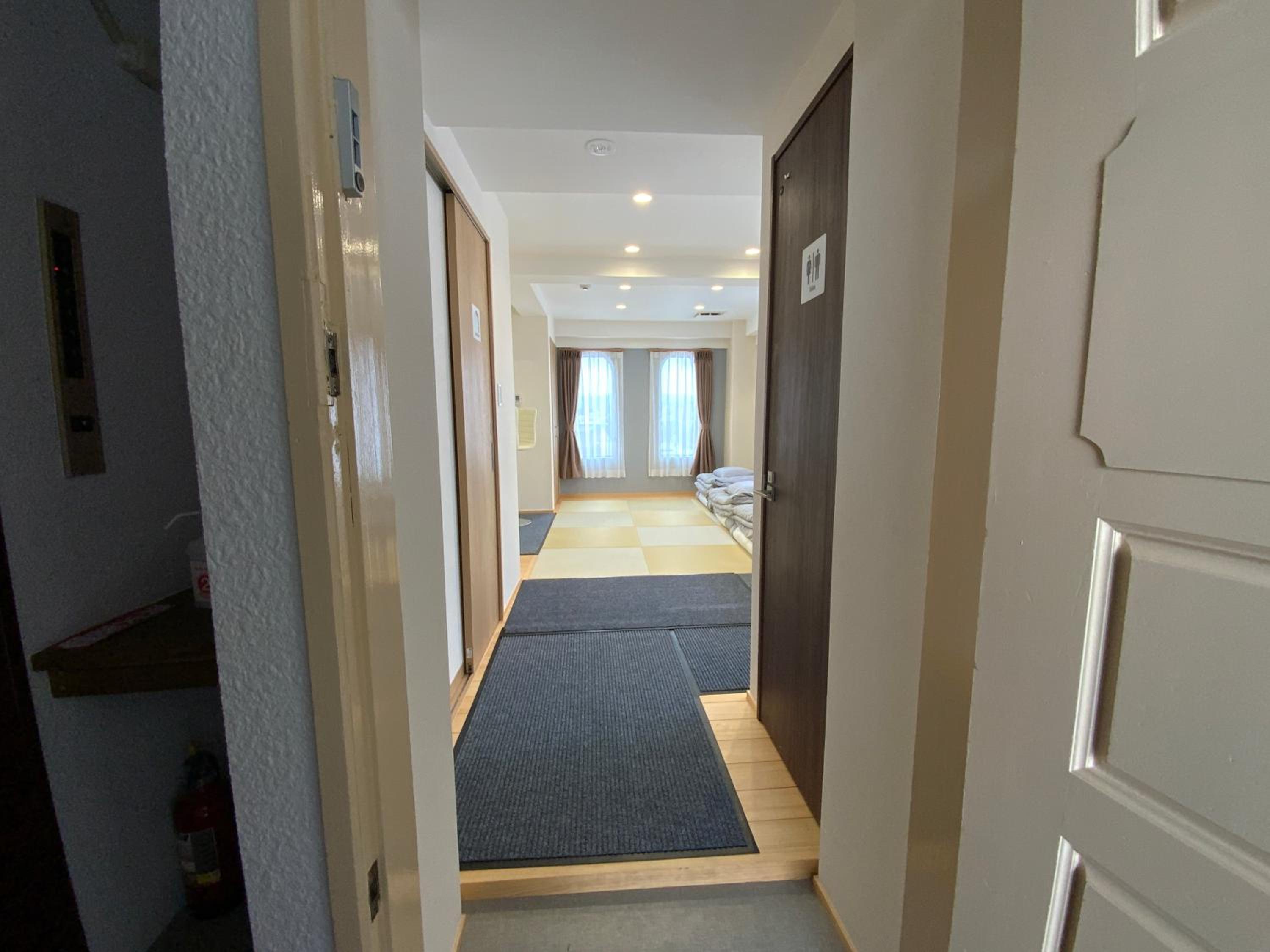 Quadruple Room with Bath - Photo 10