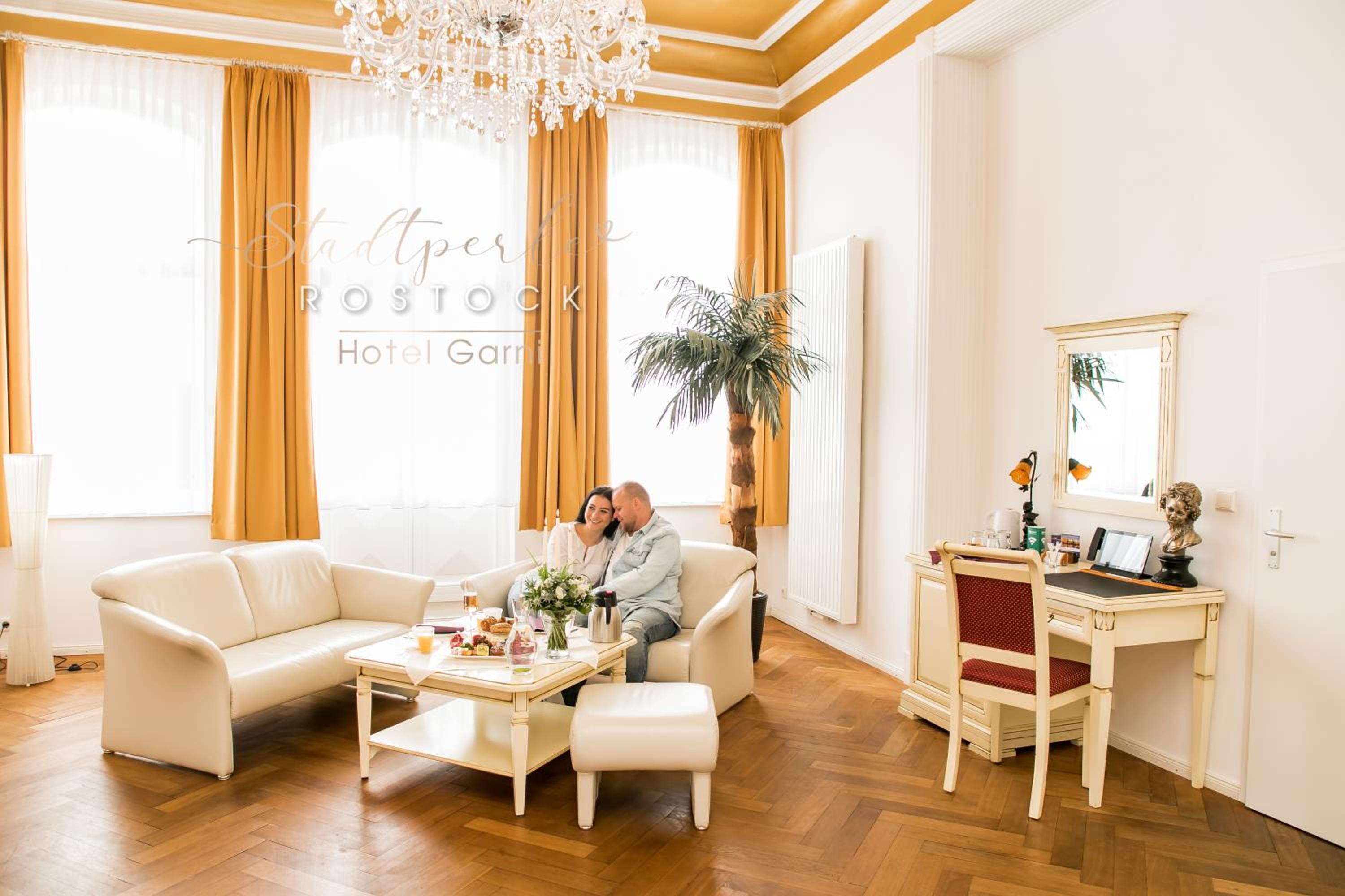 Suite - Photo 3