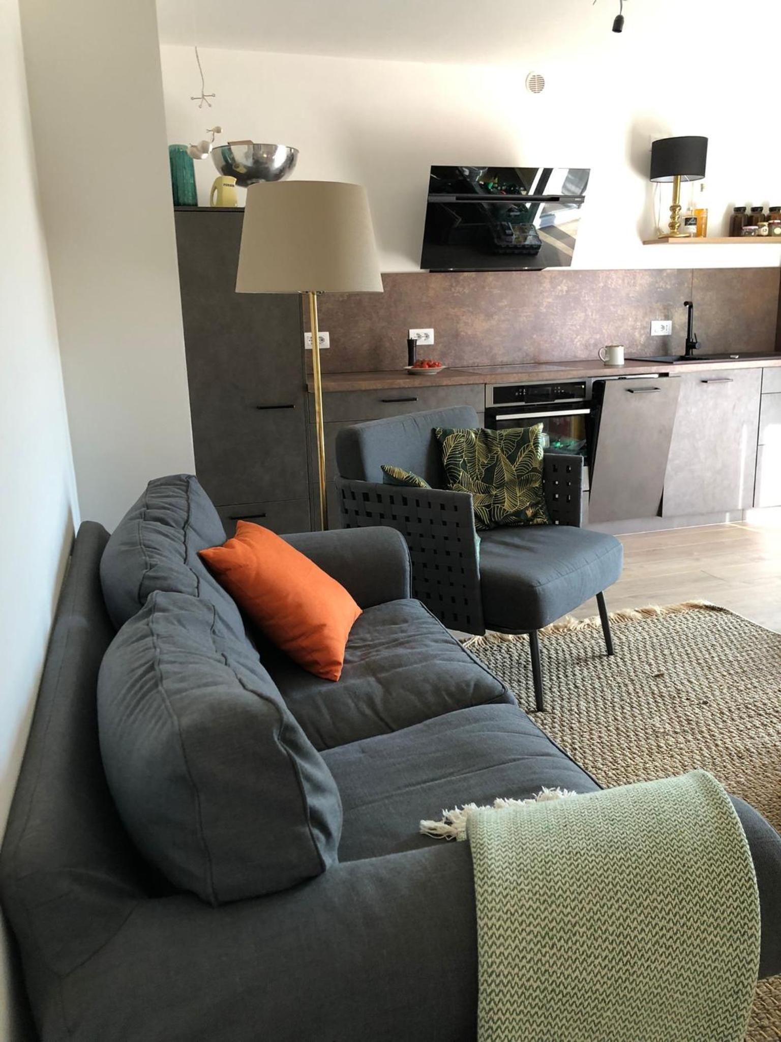 One-Bedroom Apartment photo 1