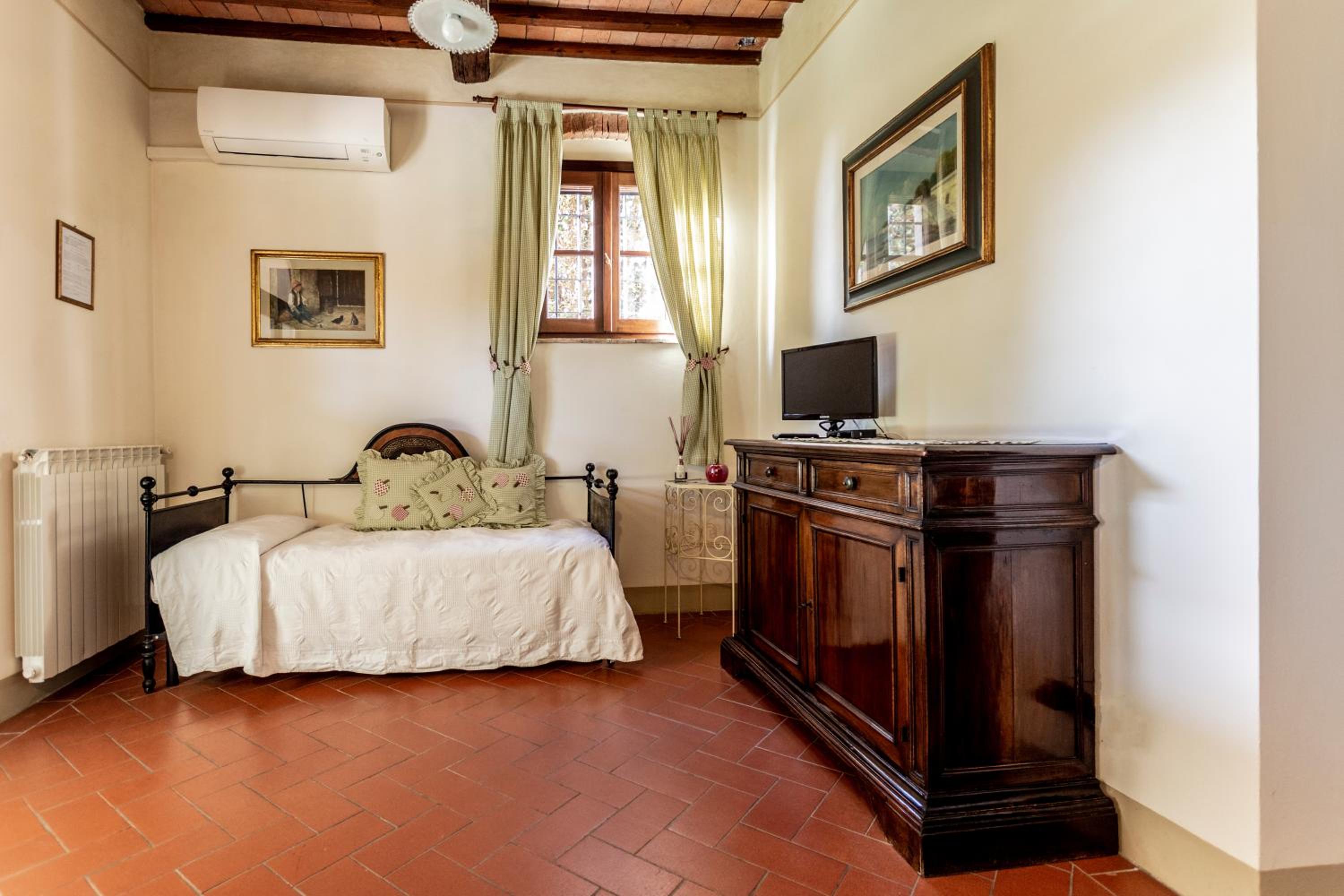 One-Bedroom Apartment with Garden View
