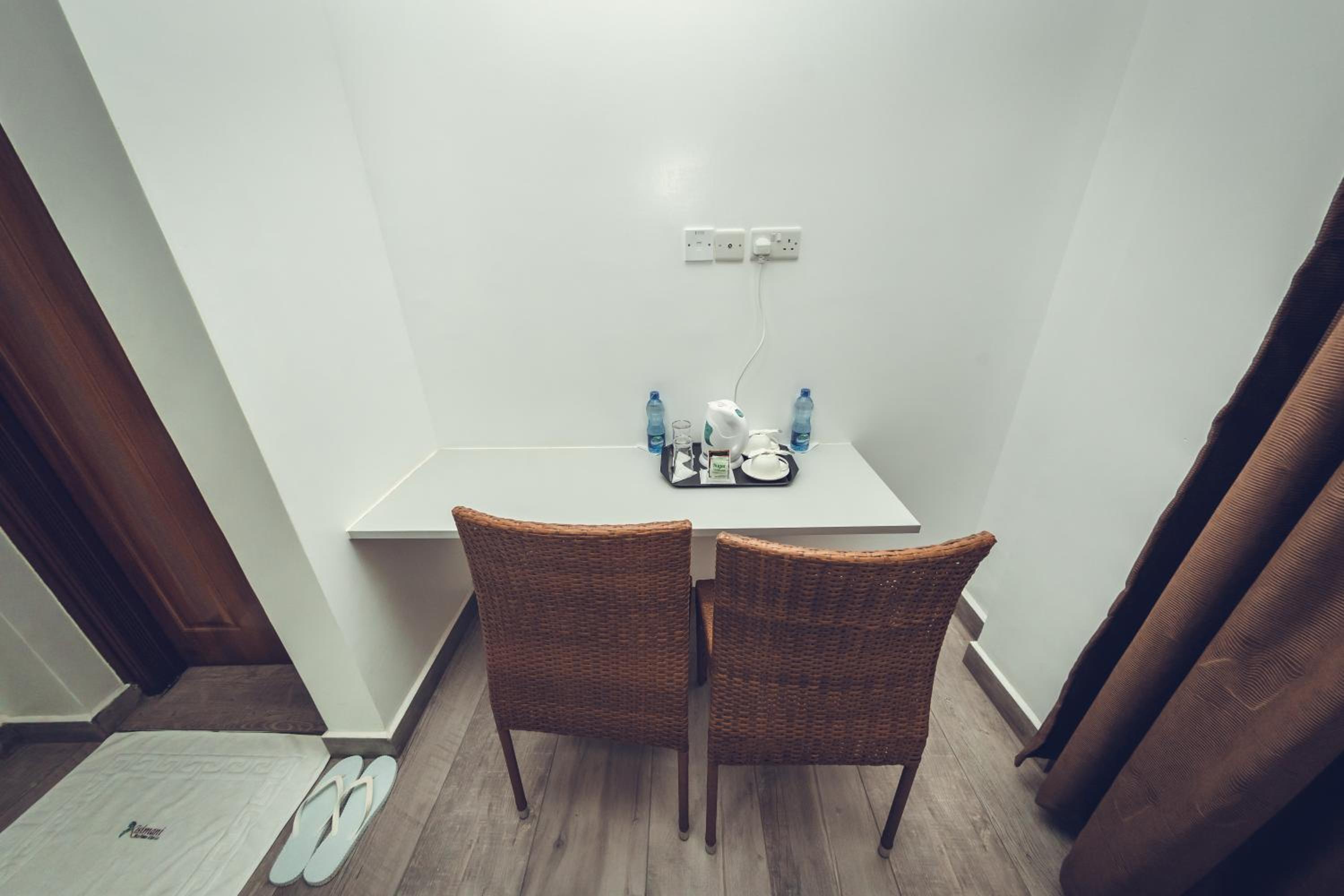 Standard Double Room - Photo 7