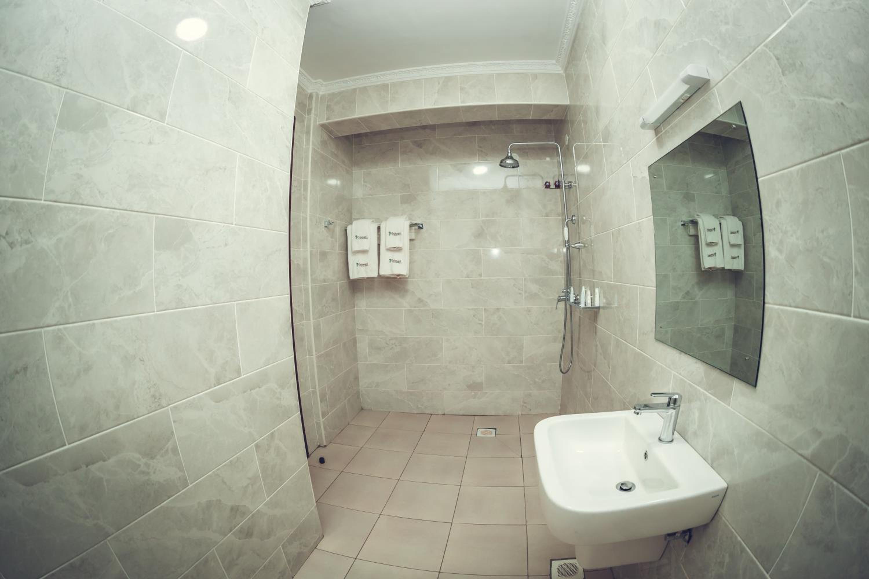 Deluxe Double Room - Photo 8