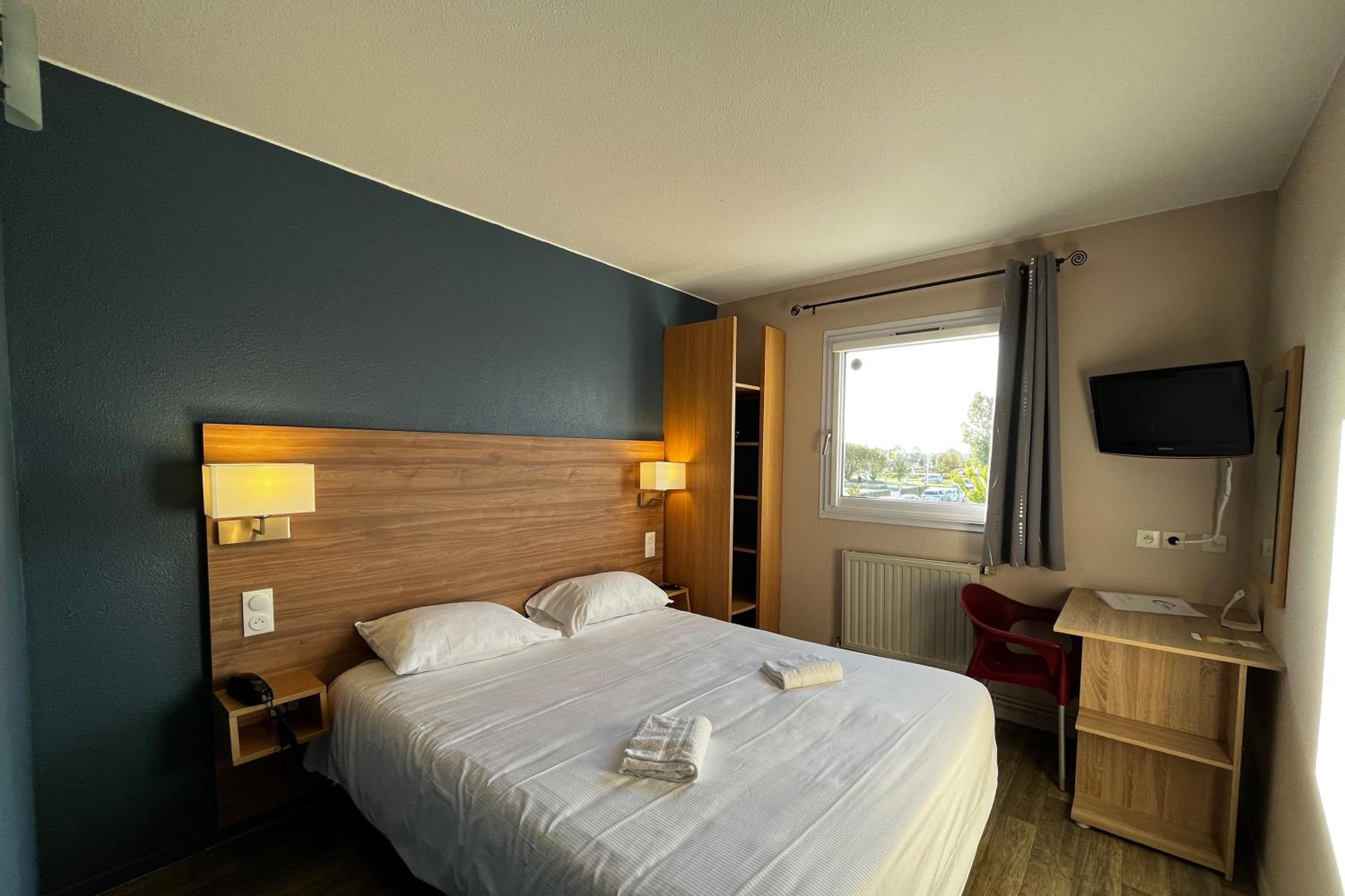 Double Room - Photo 9
