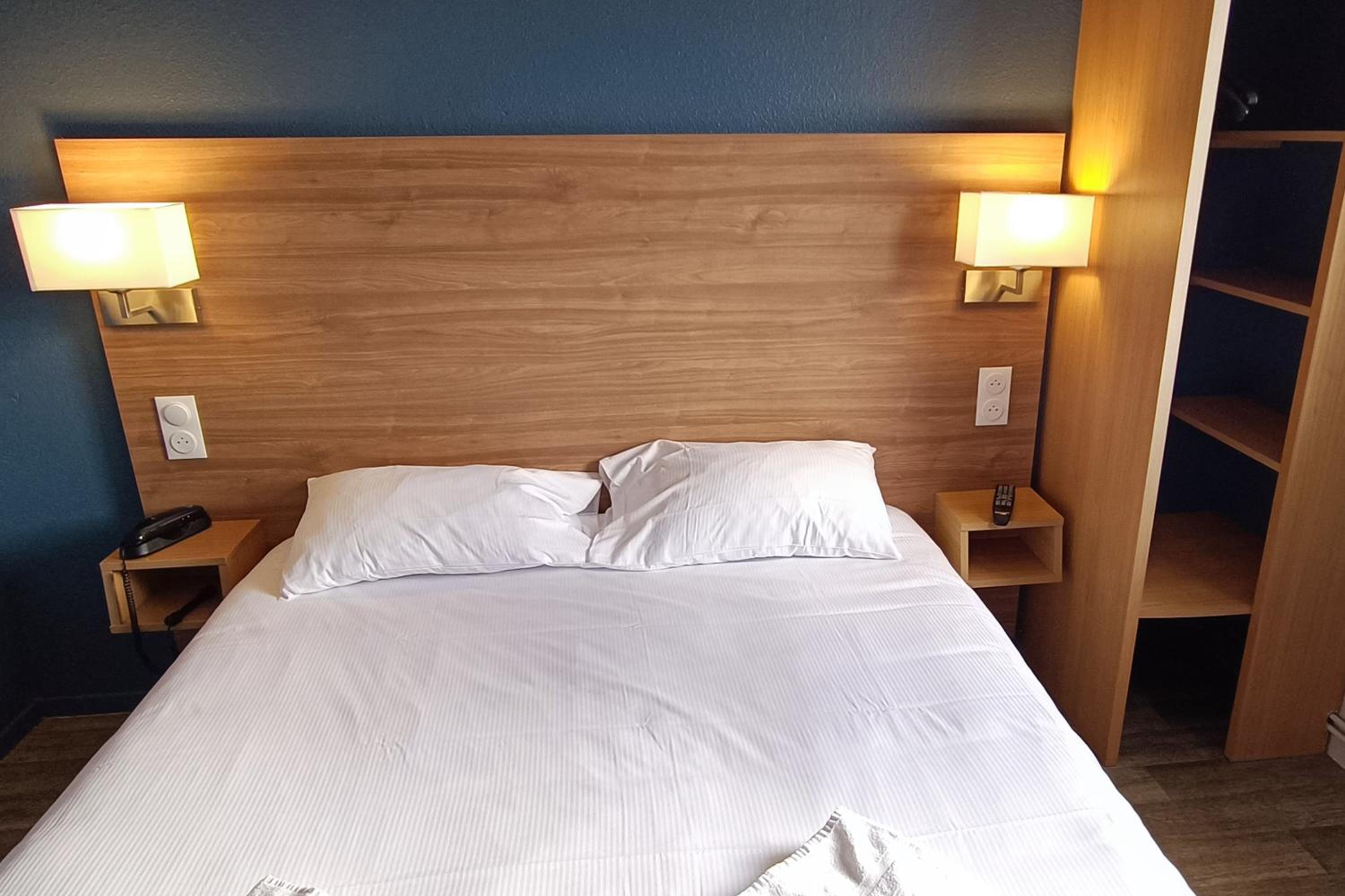 Double Room - Photo 8