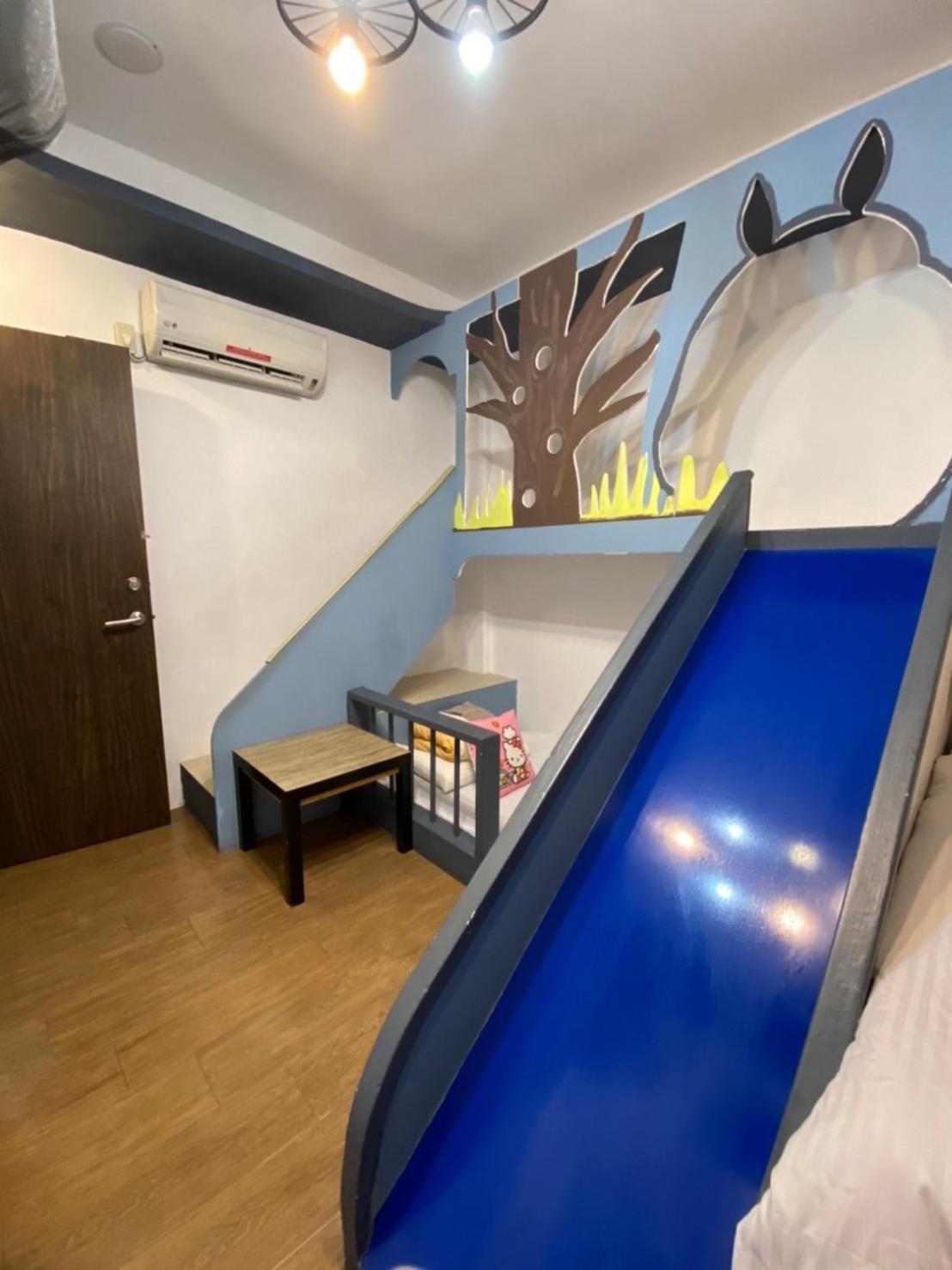 Standard Triple Room - No Window photo 3