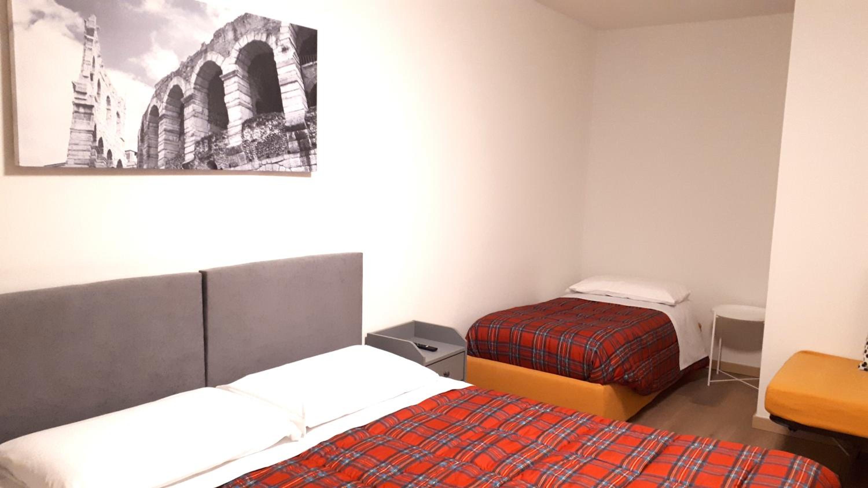 One-Bedroom Apartment photo 1