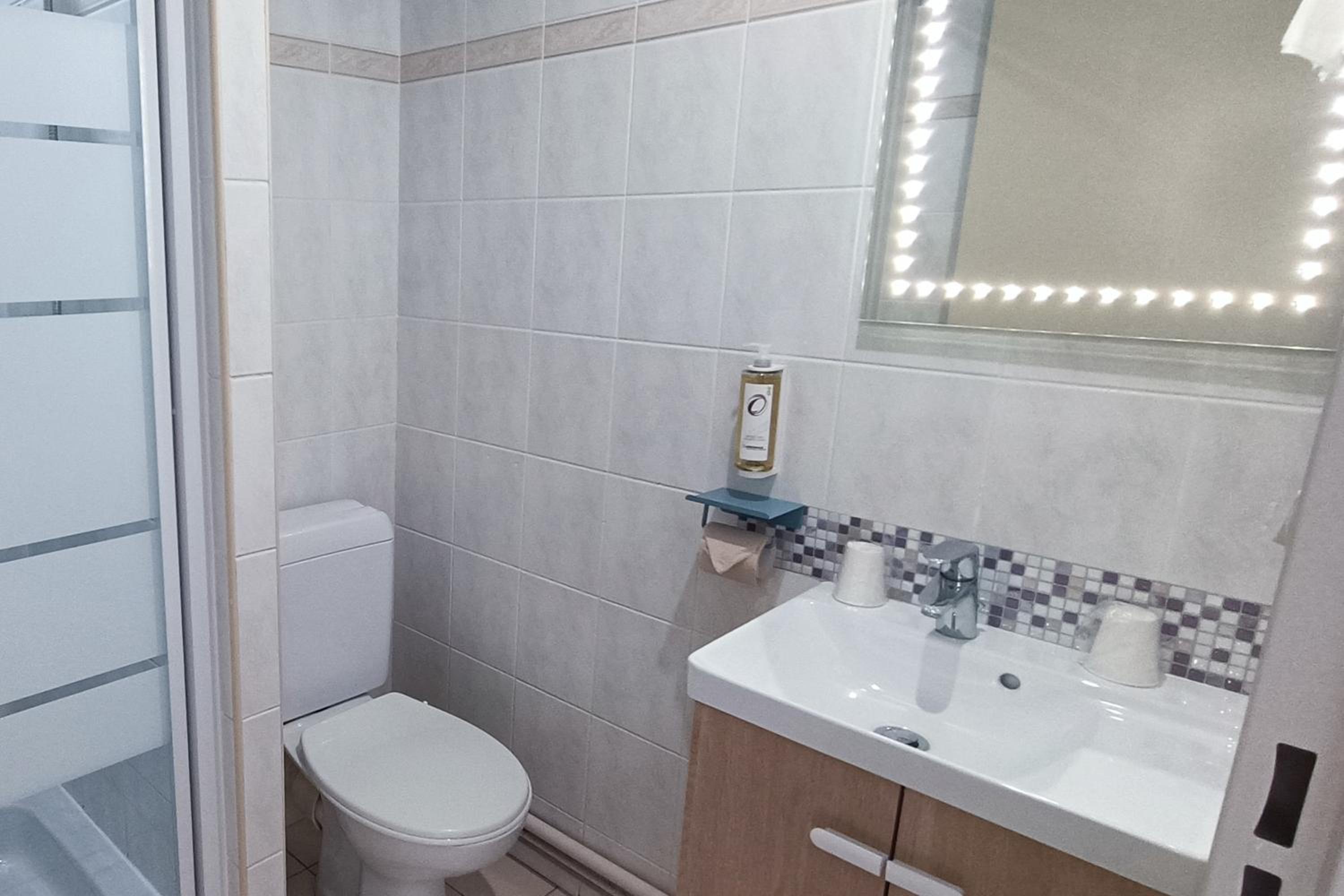 Standard Triple Room - Photo 2