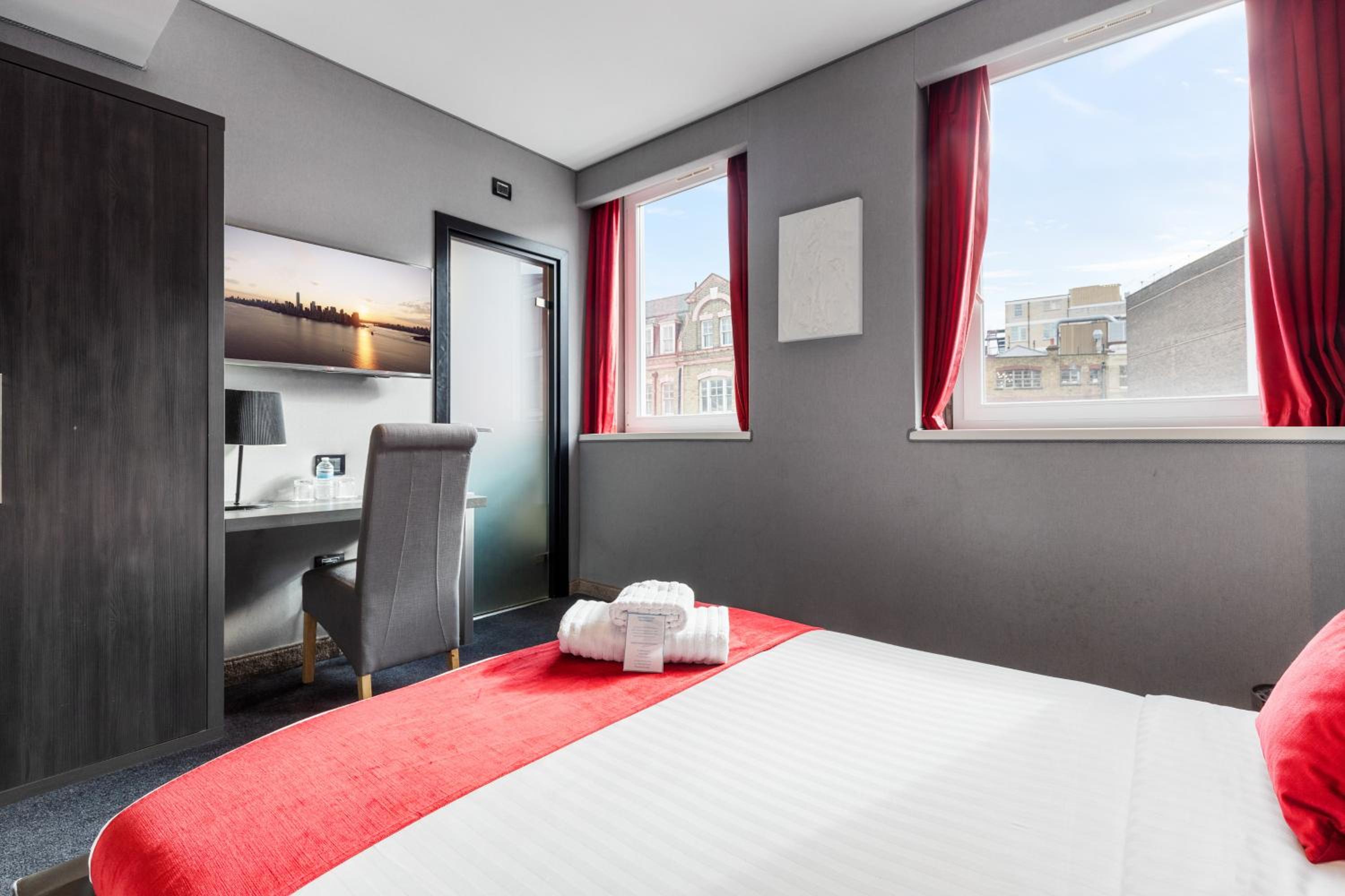 Superior Double Room photo 2