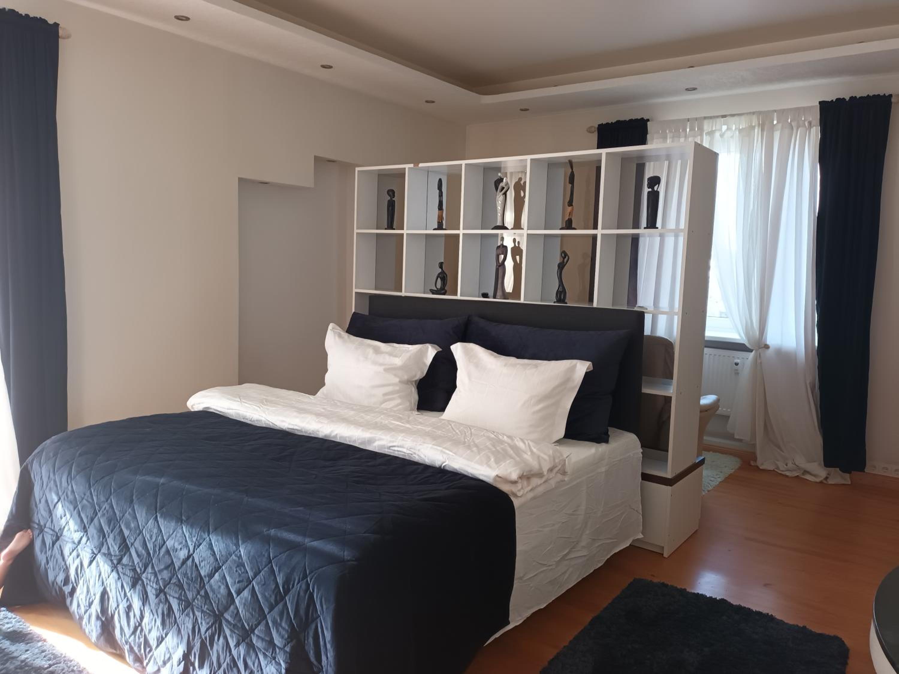 One-Bedroom Apartment photo 2