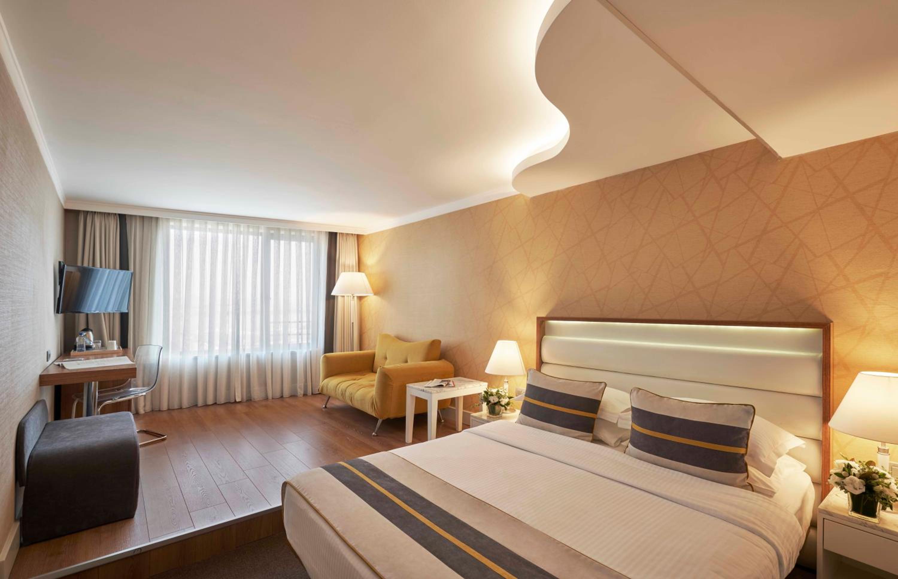 Executive Room with Istiklal Street View photo 1