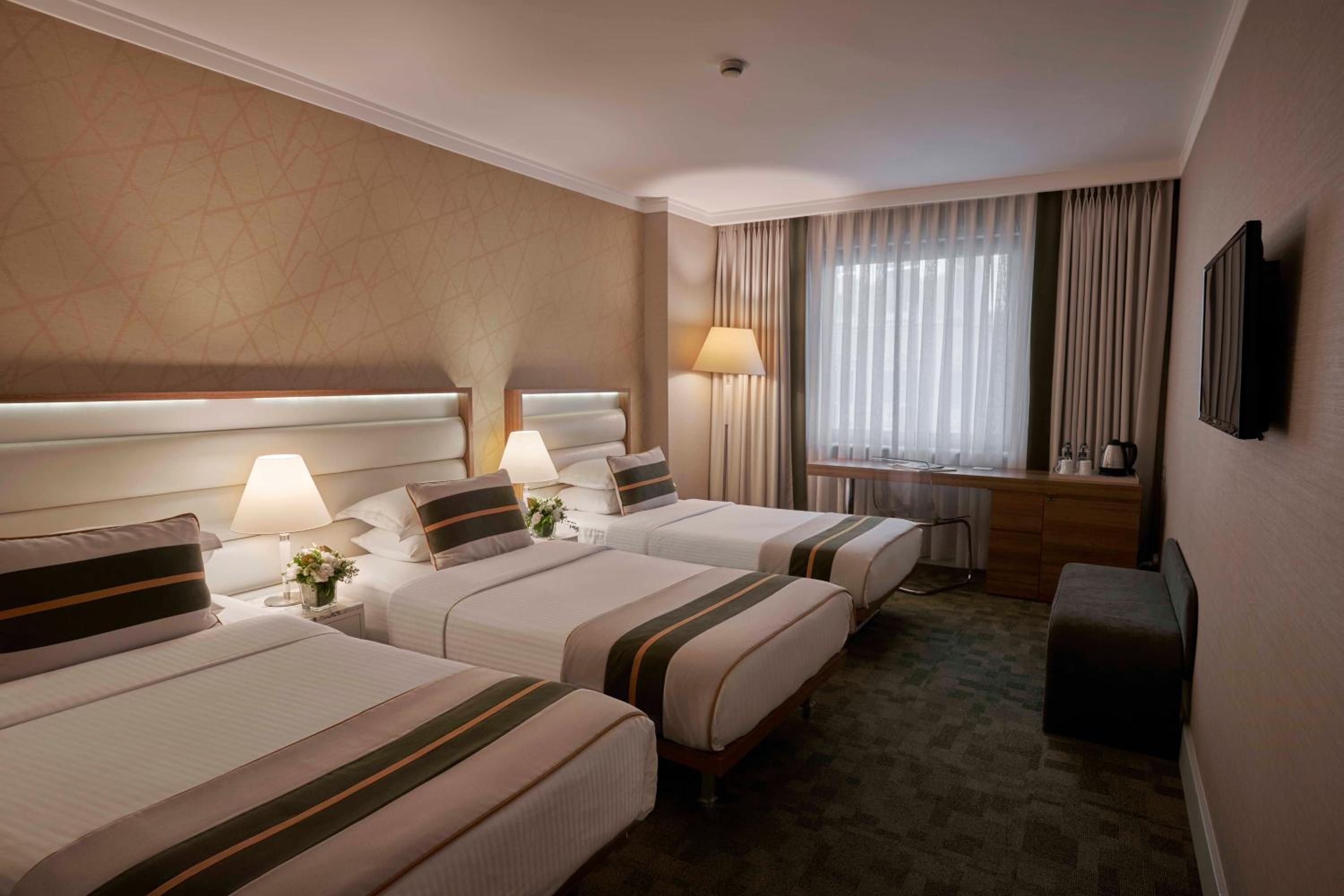 Deluxe Triple Room with Bosphorus View photo 3