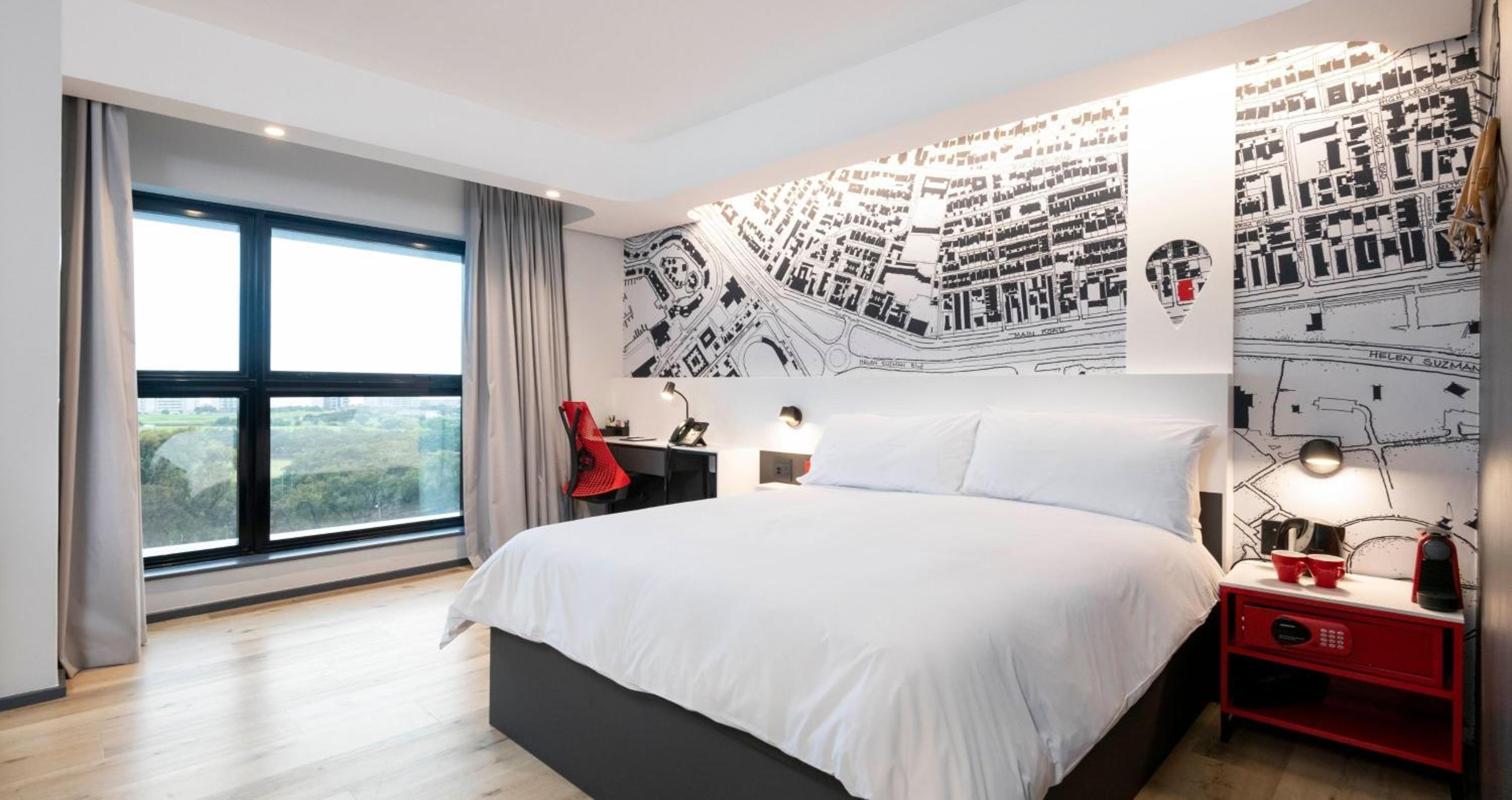 Executive Suite - Photo 3