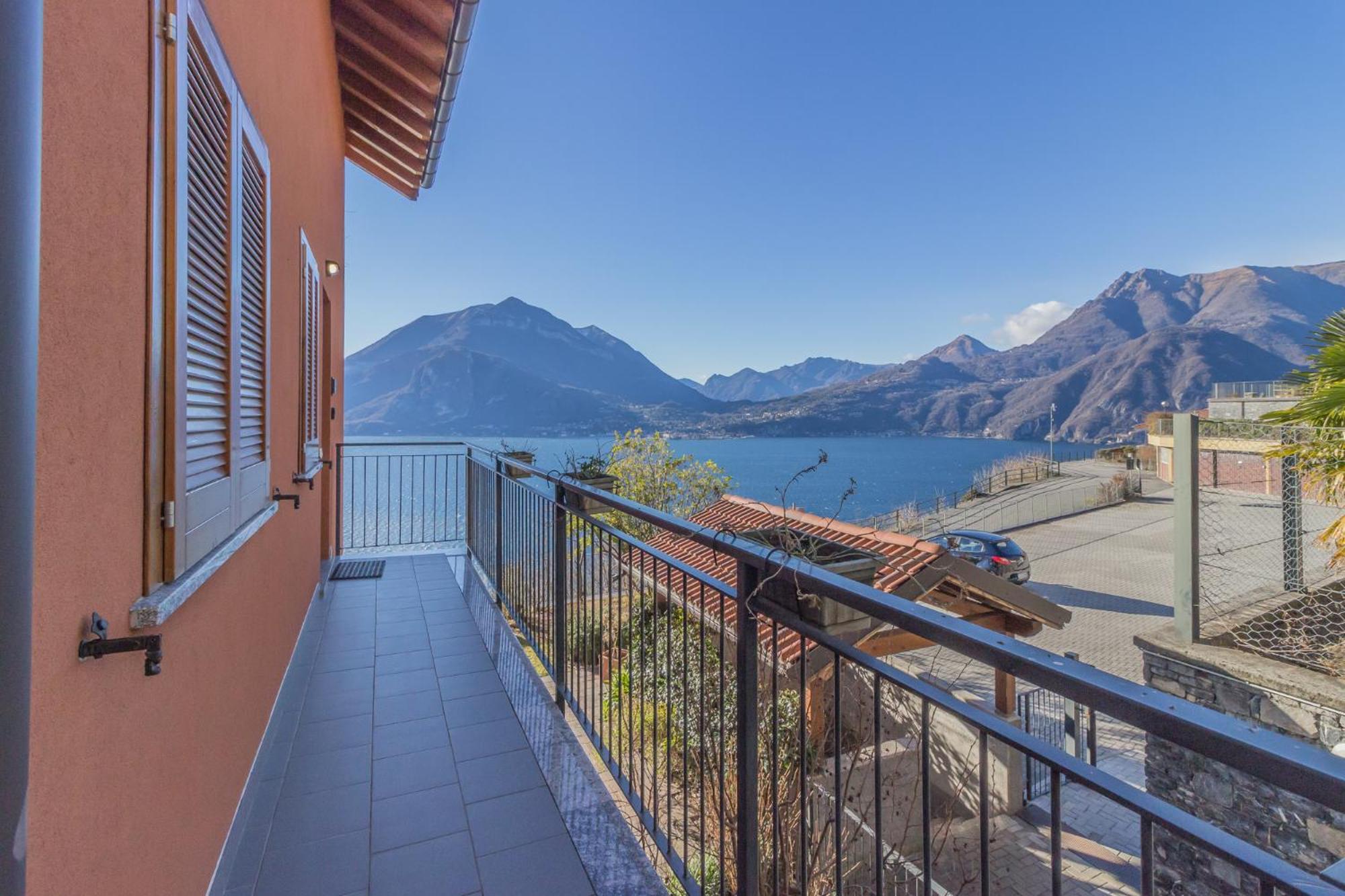 Apartment with Lake View photo 2