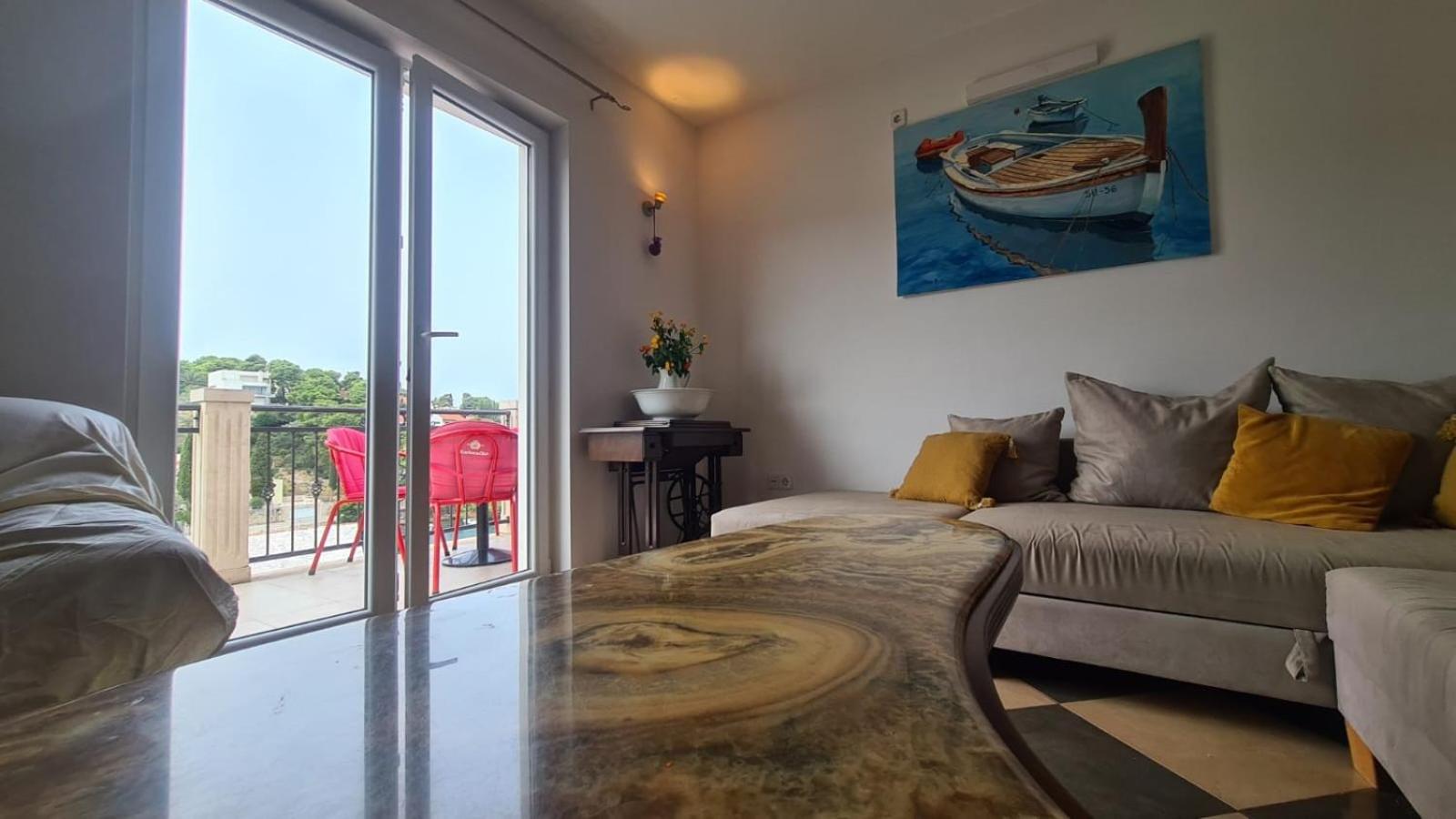 Apartment with Sea View