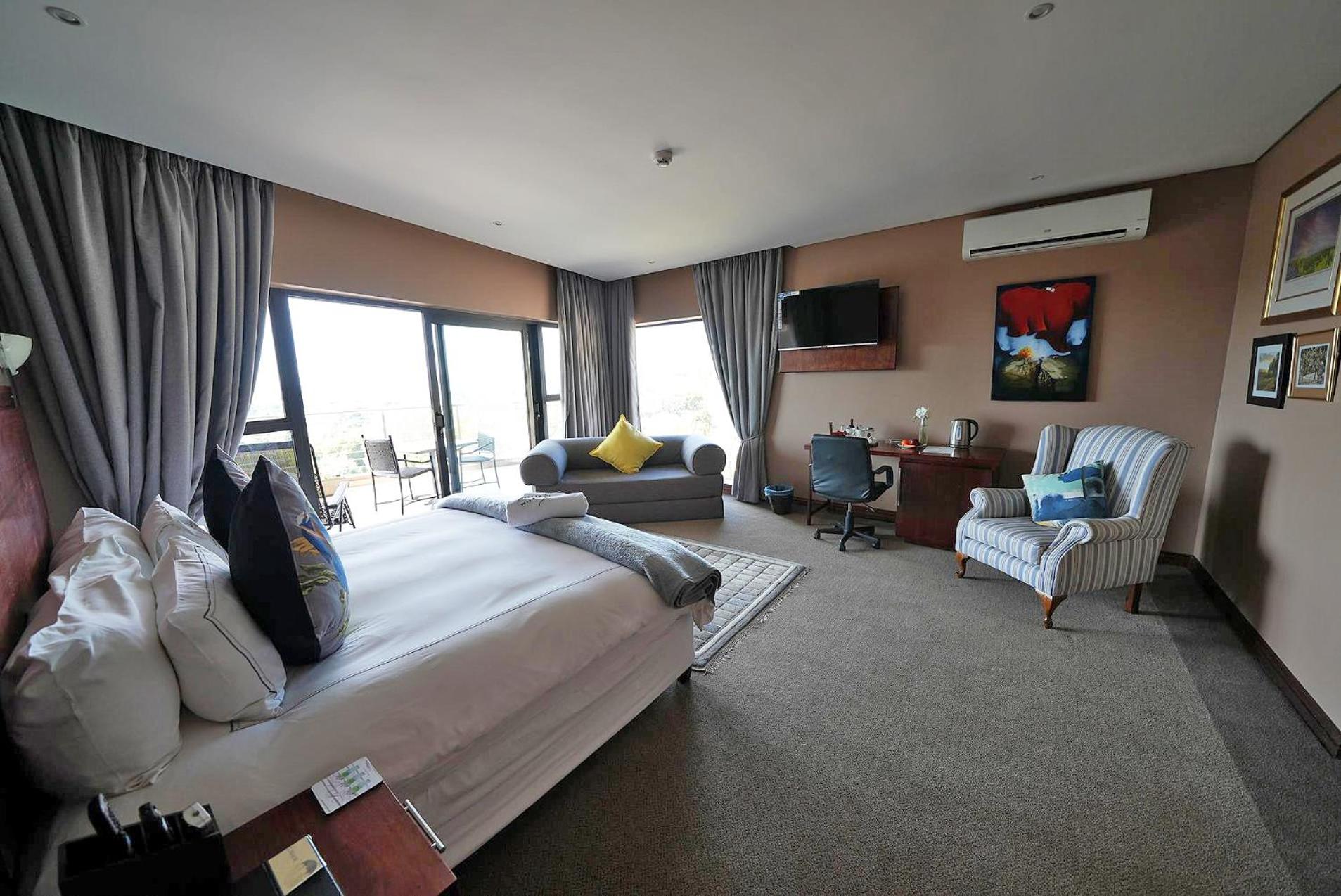 Family Room with Balcony photo 1