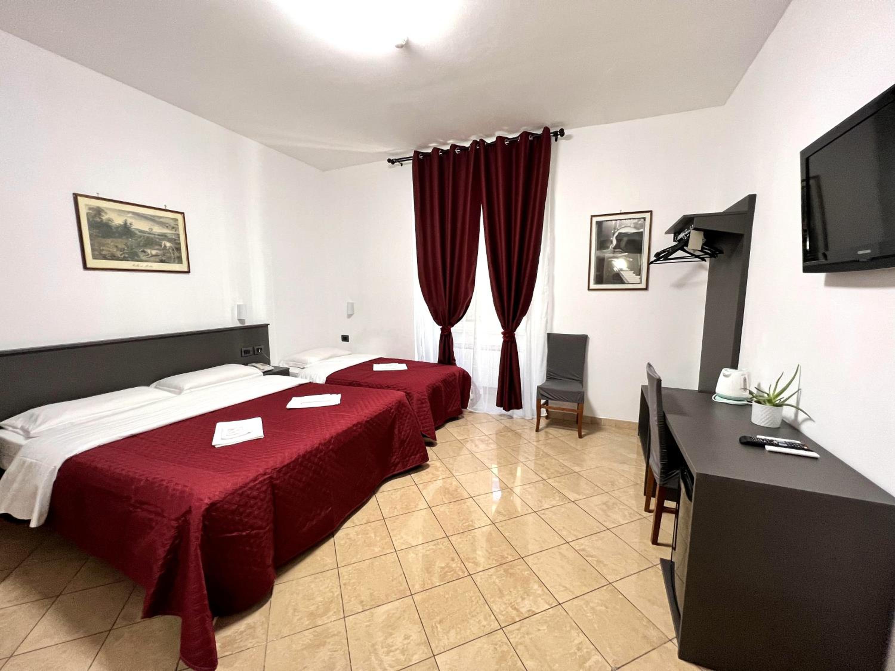 Triple Room with Private Bathroom photo 1