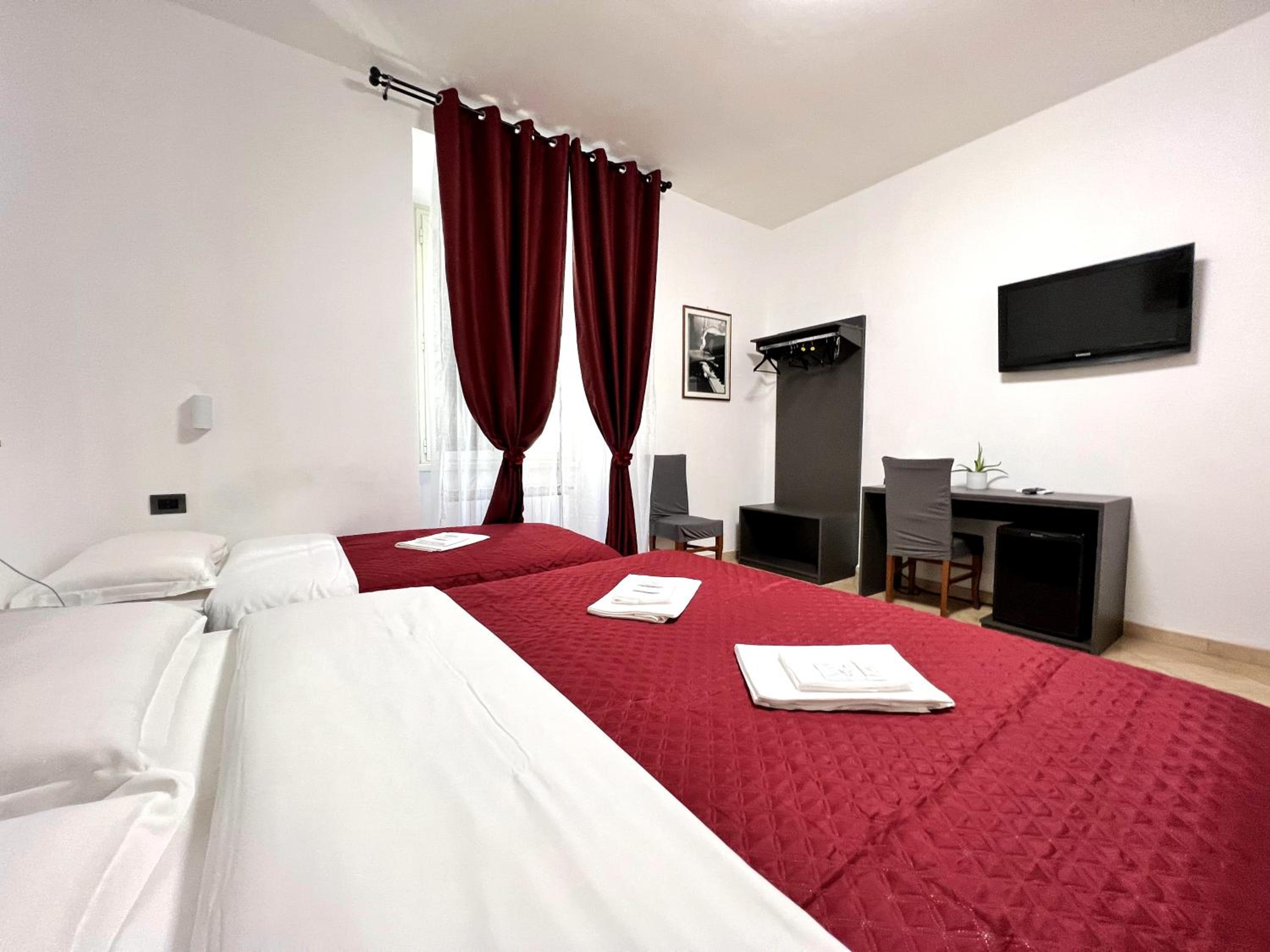 Triple Room with Private Bathroom photo 3