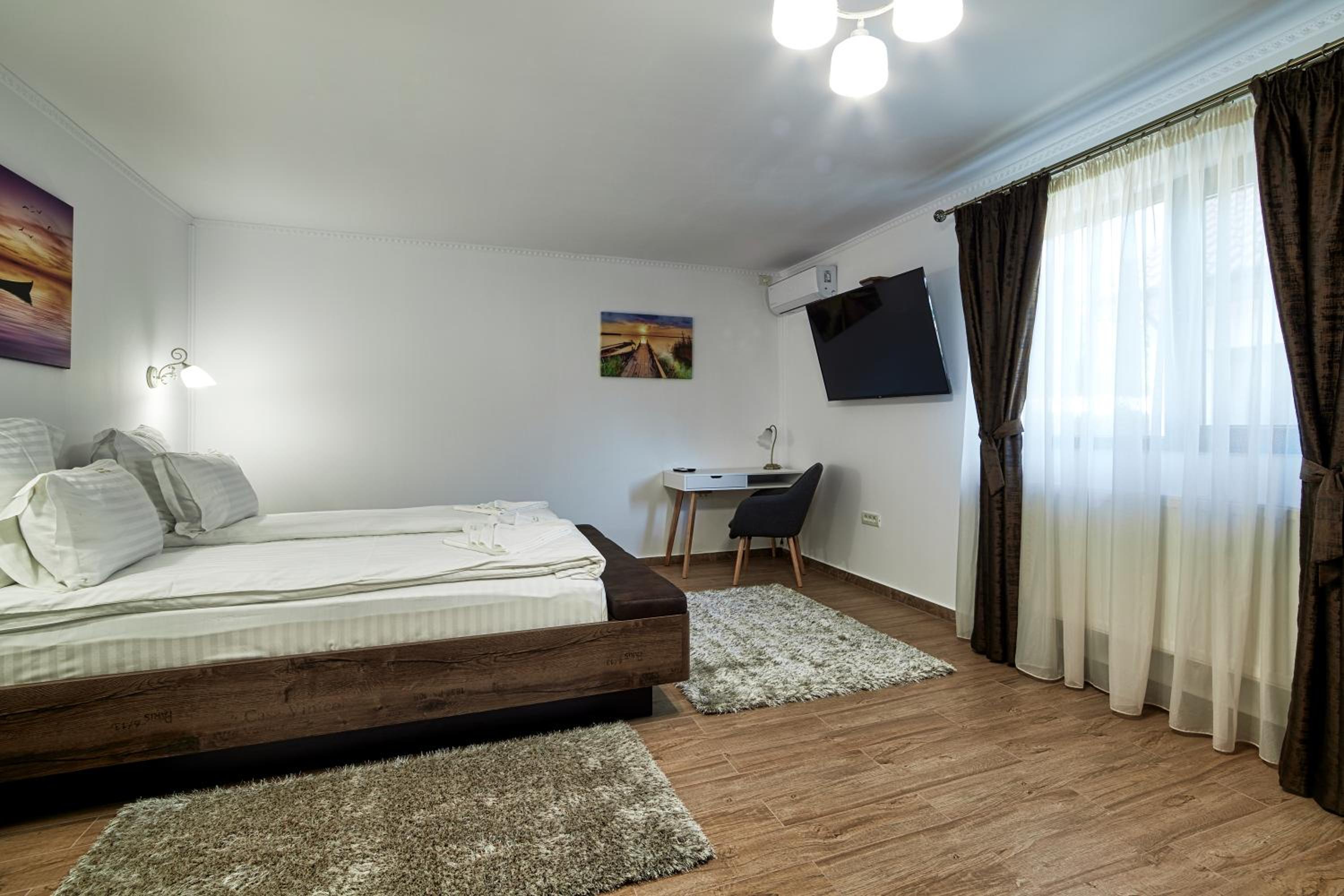 Large Double Room photo 3