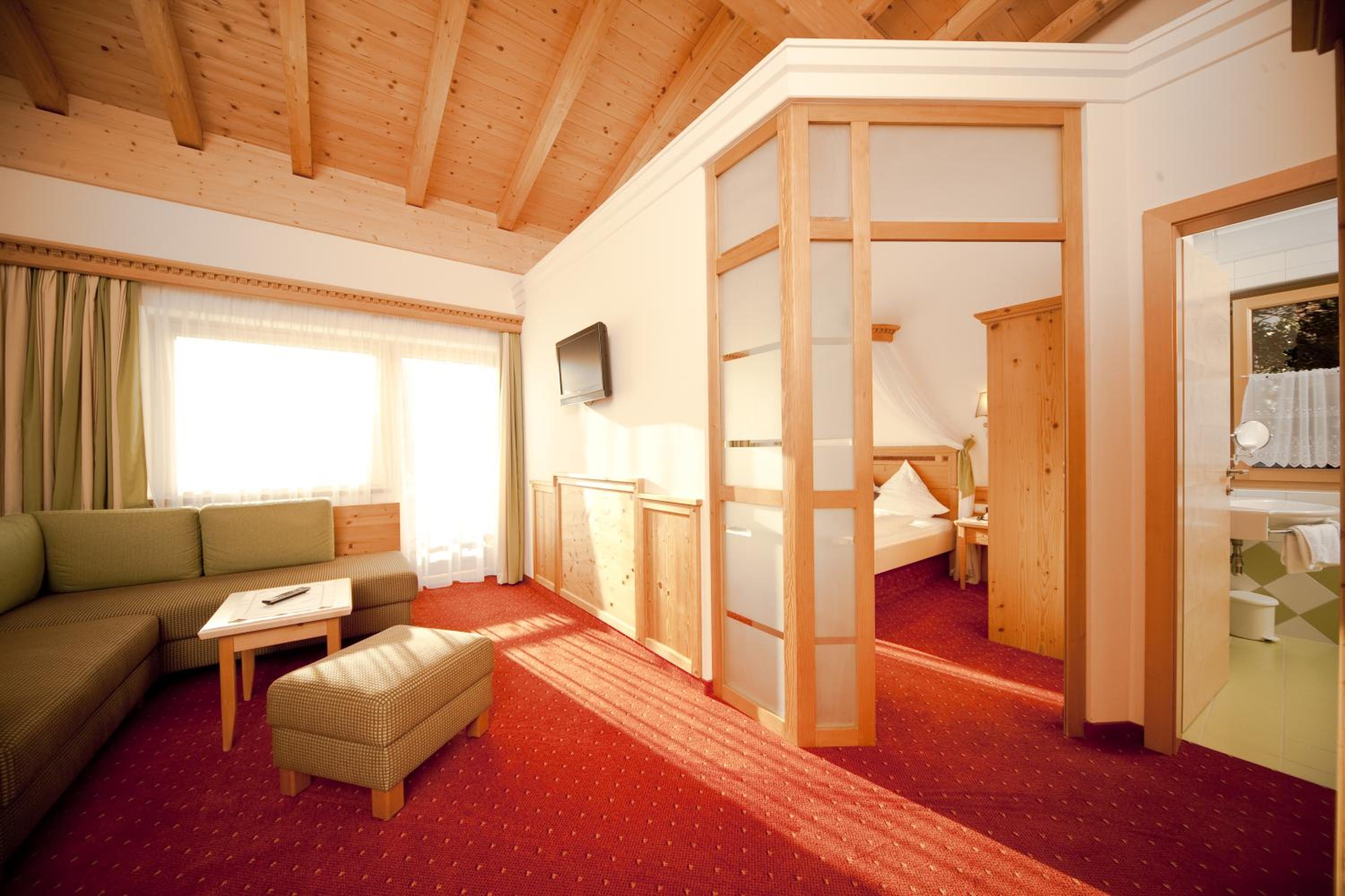 Superior One-Bedroom Suite photo 1