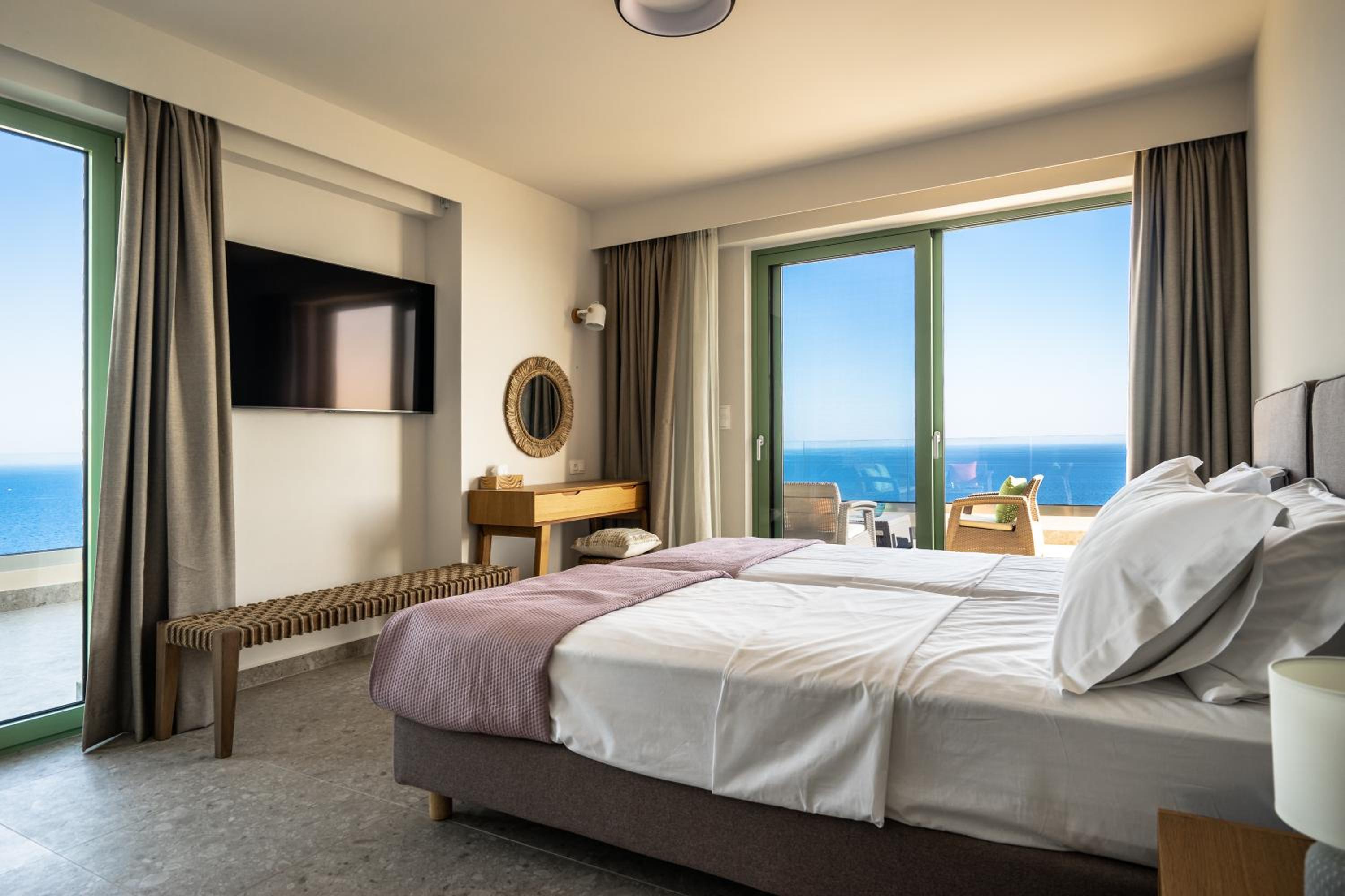 Superior One-Bedroom Apartment with Balcony