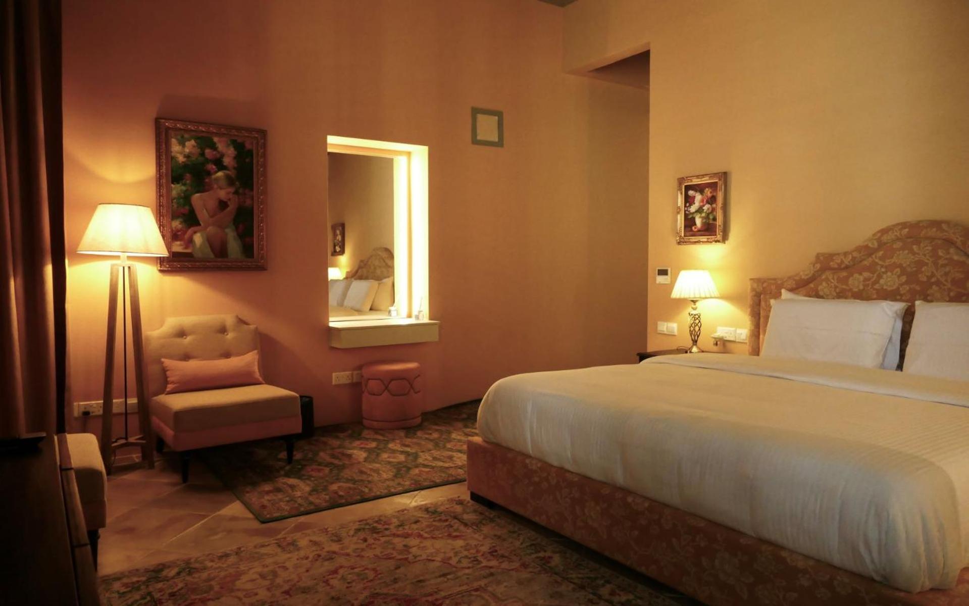 Deluxe Suite - Photo 12