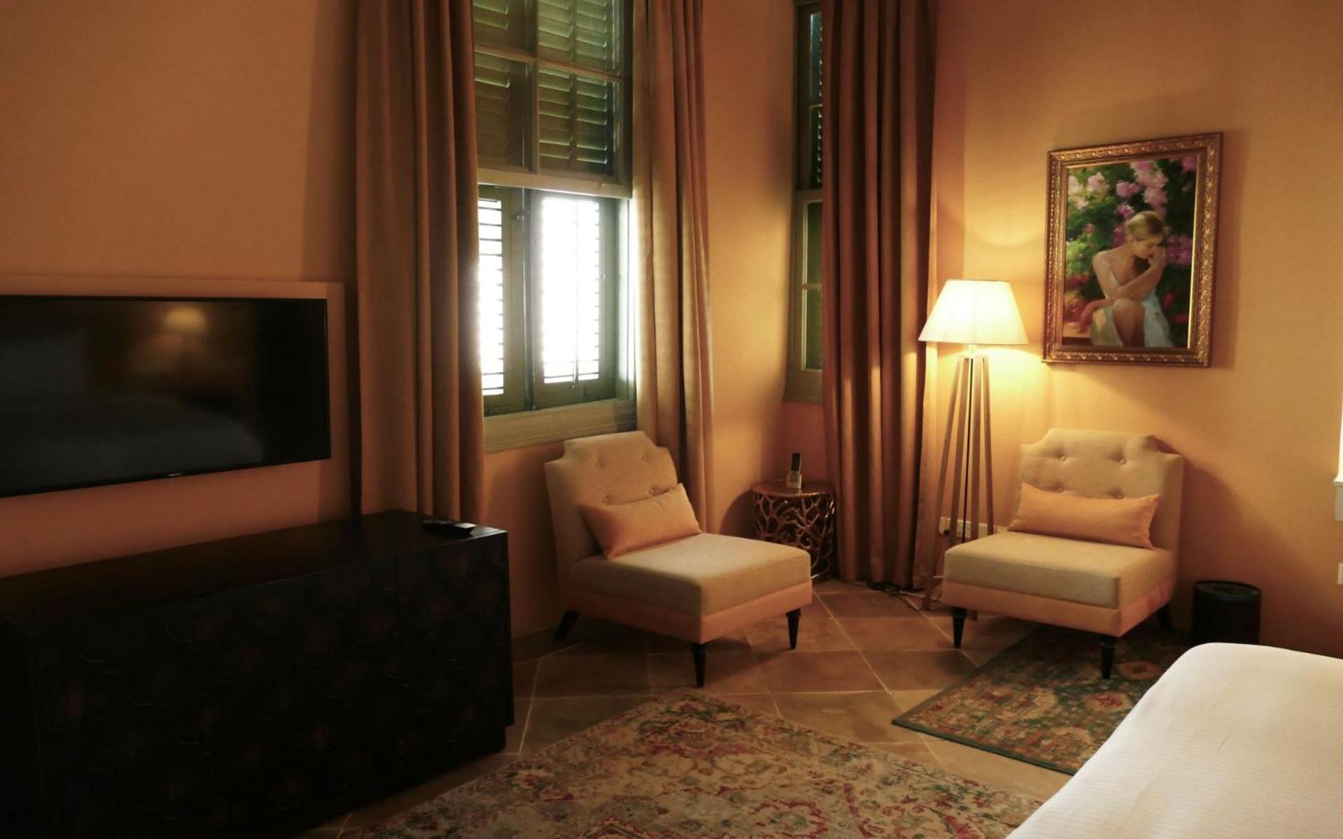 Deluxe Suite - Photo 5