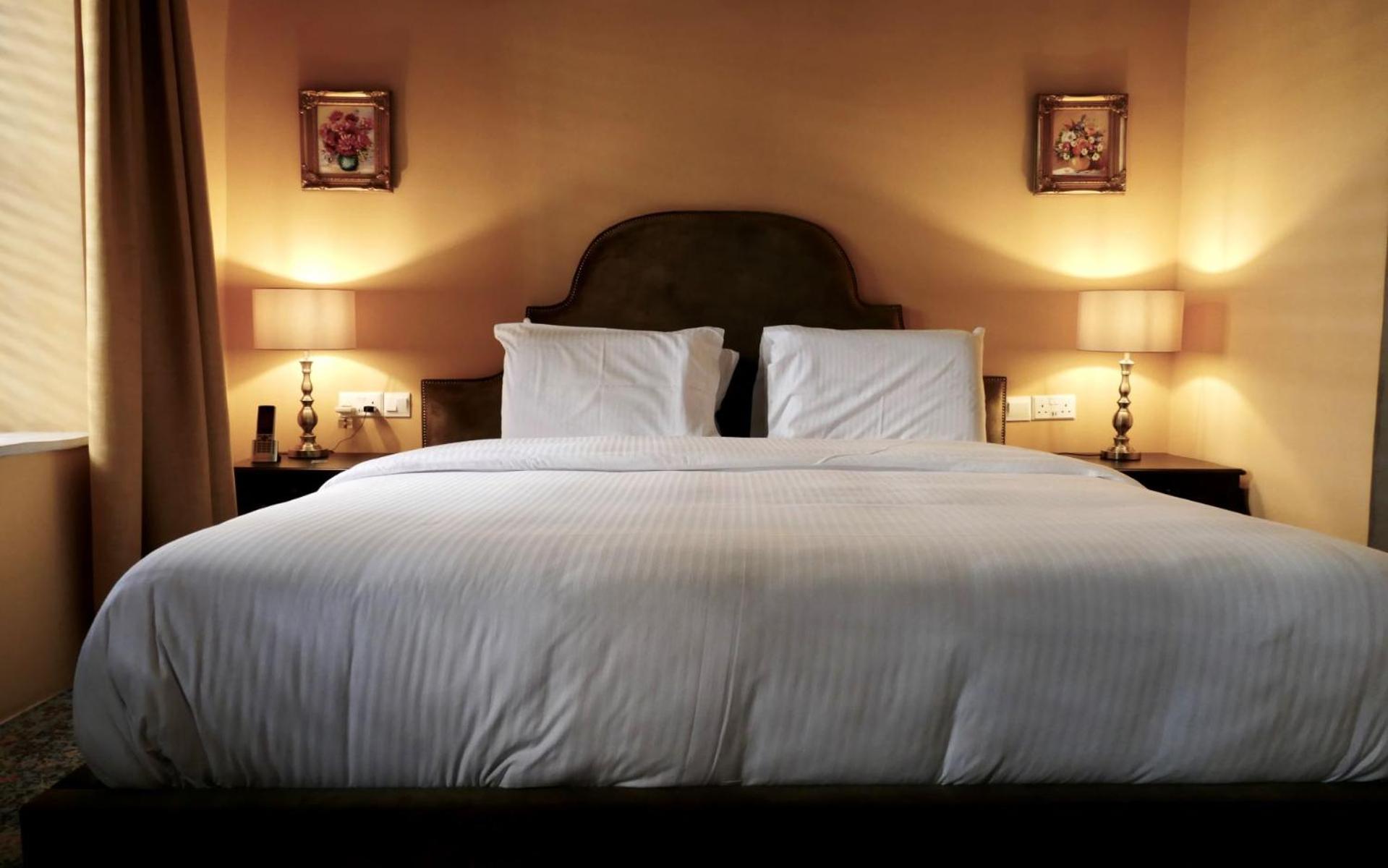 Deluxe Suite