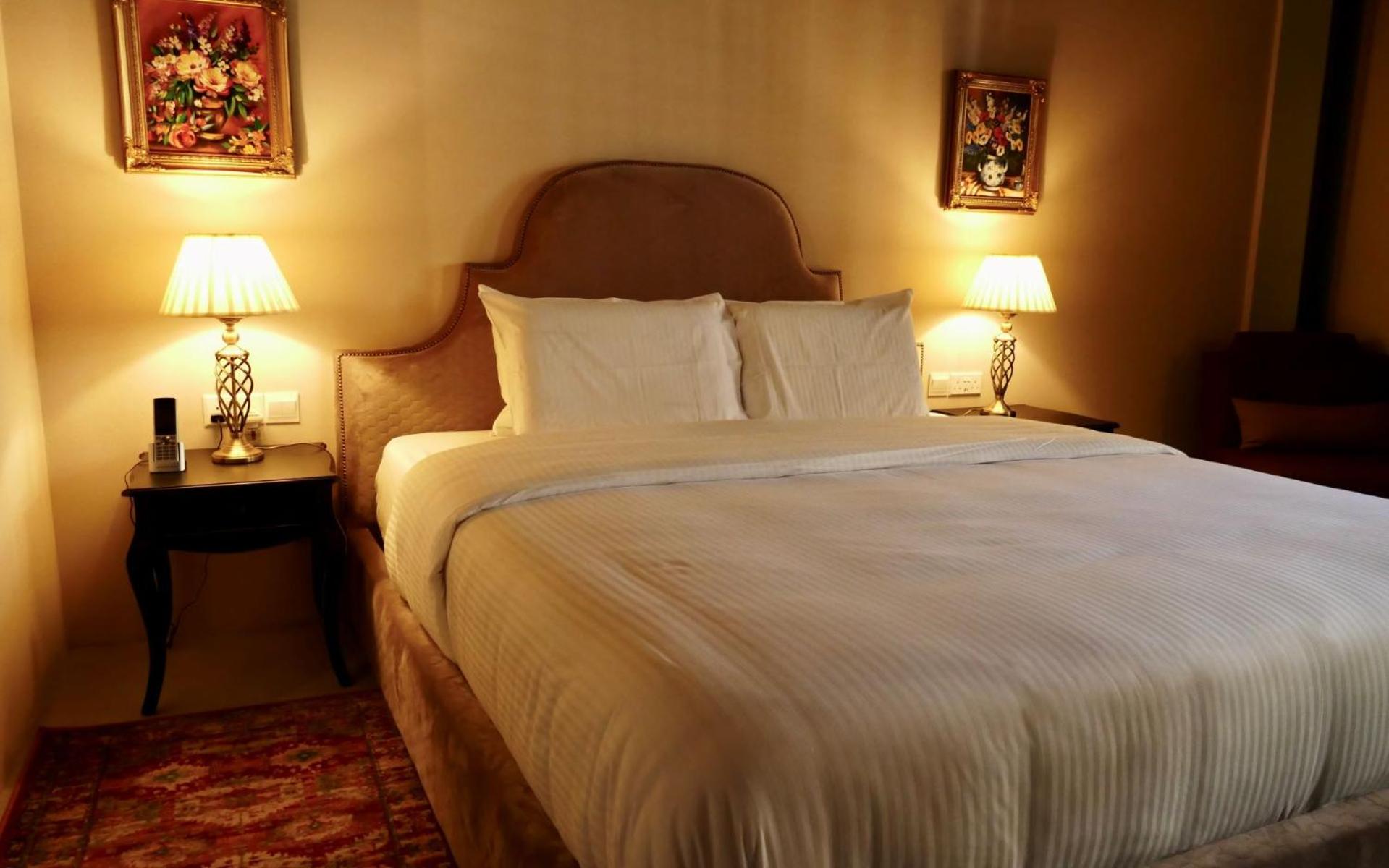 Deluxe Suite